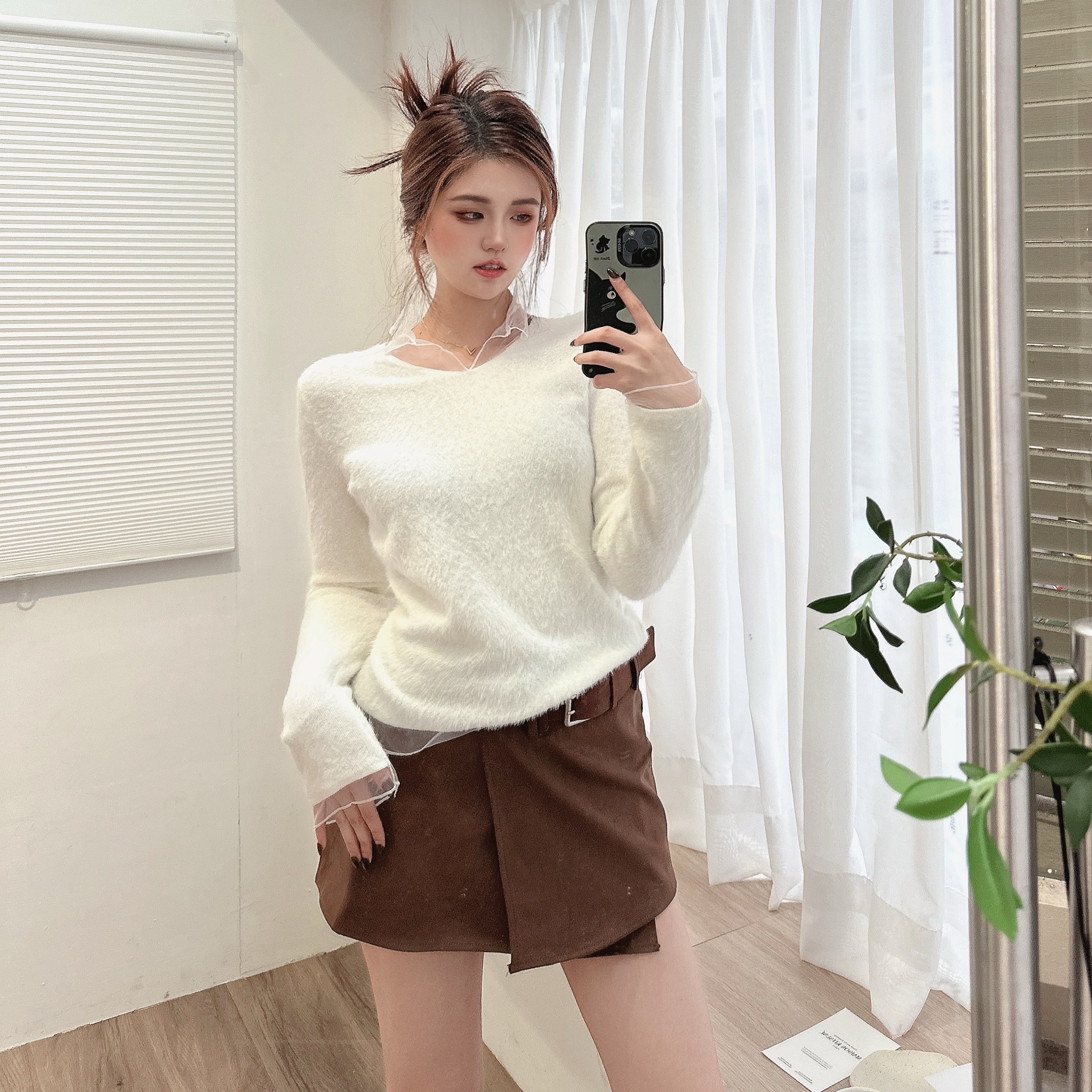 蕾絲網紗拼接毛毛針織上衣/二色