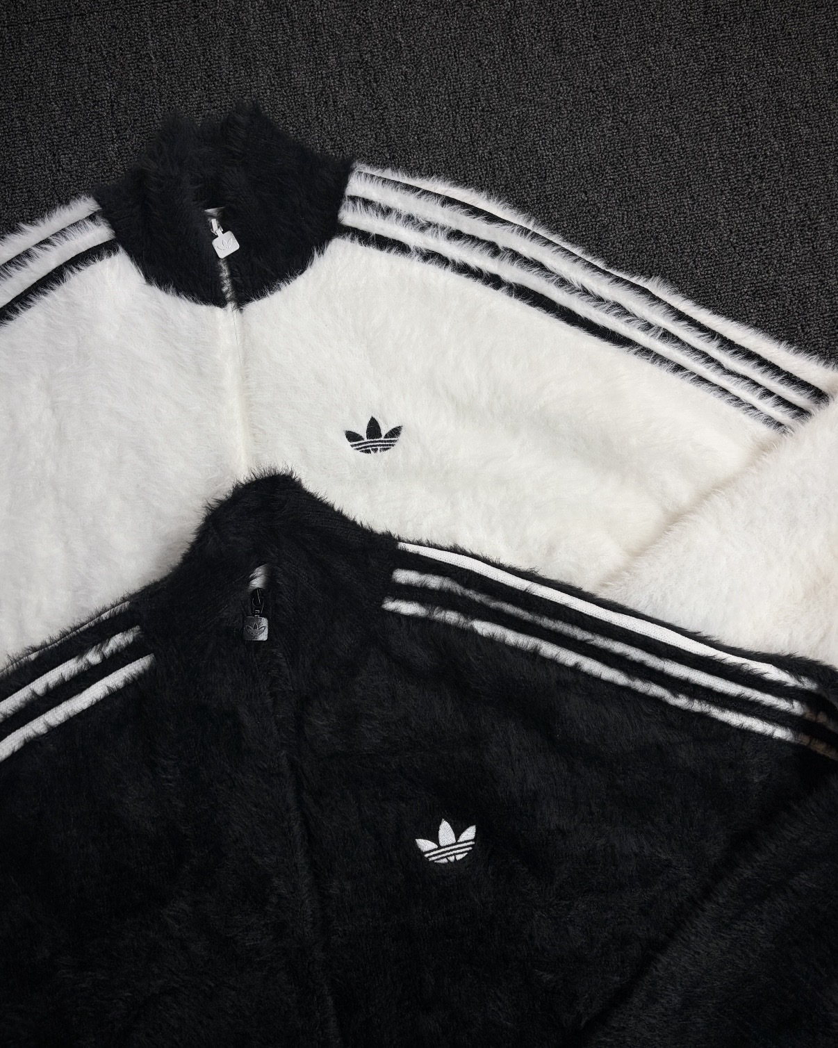 ADIDAS ORIGINALS 仿馬海毛 絨毛 雙拉鍊外套 保暖 三葉草 三線 黑色 KR5145 奶油白 KR5152 / 預購