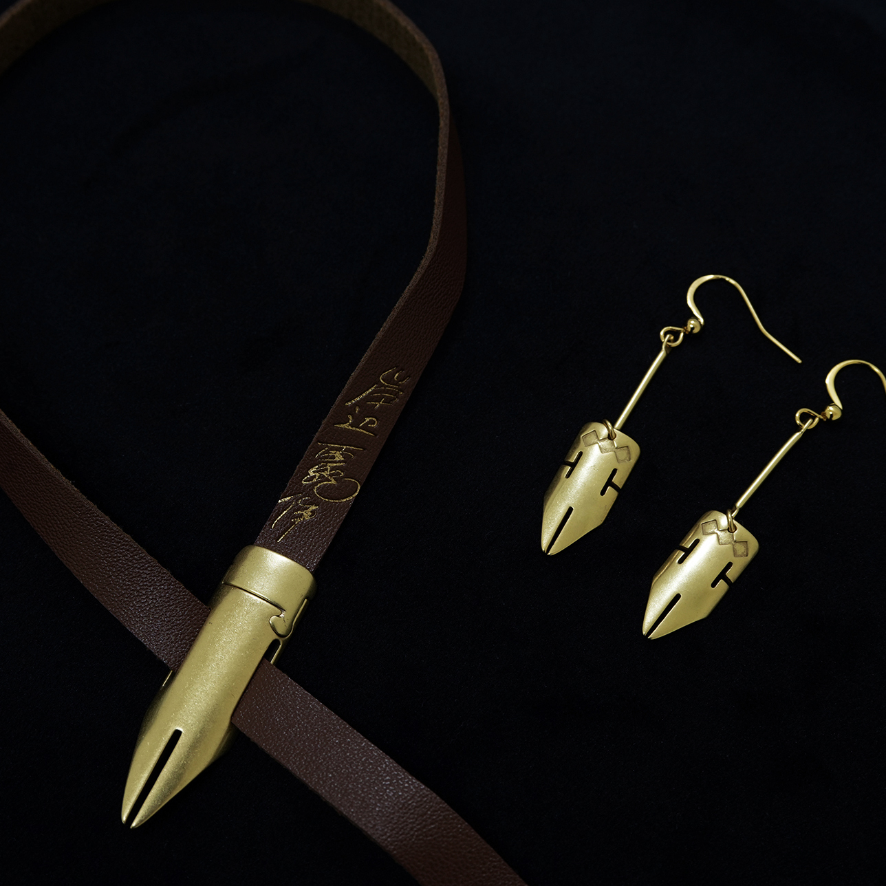 岸邊露伴 頸鏈耳環組