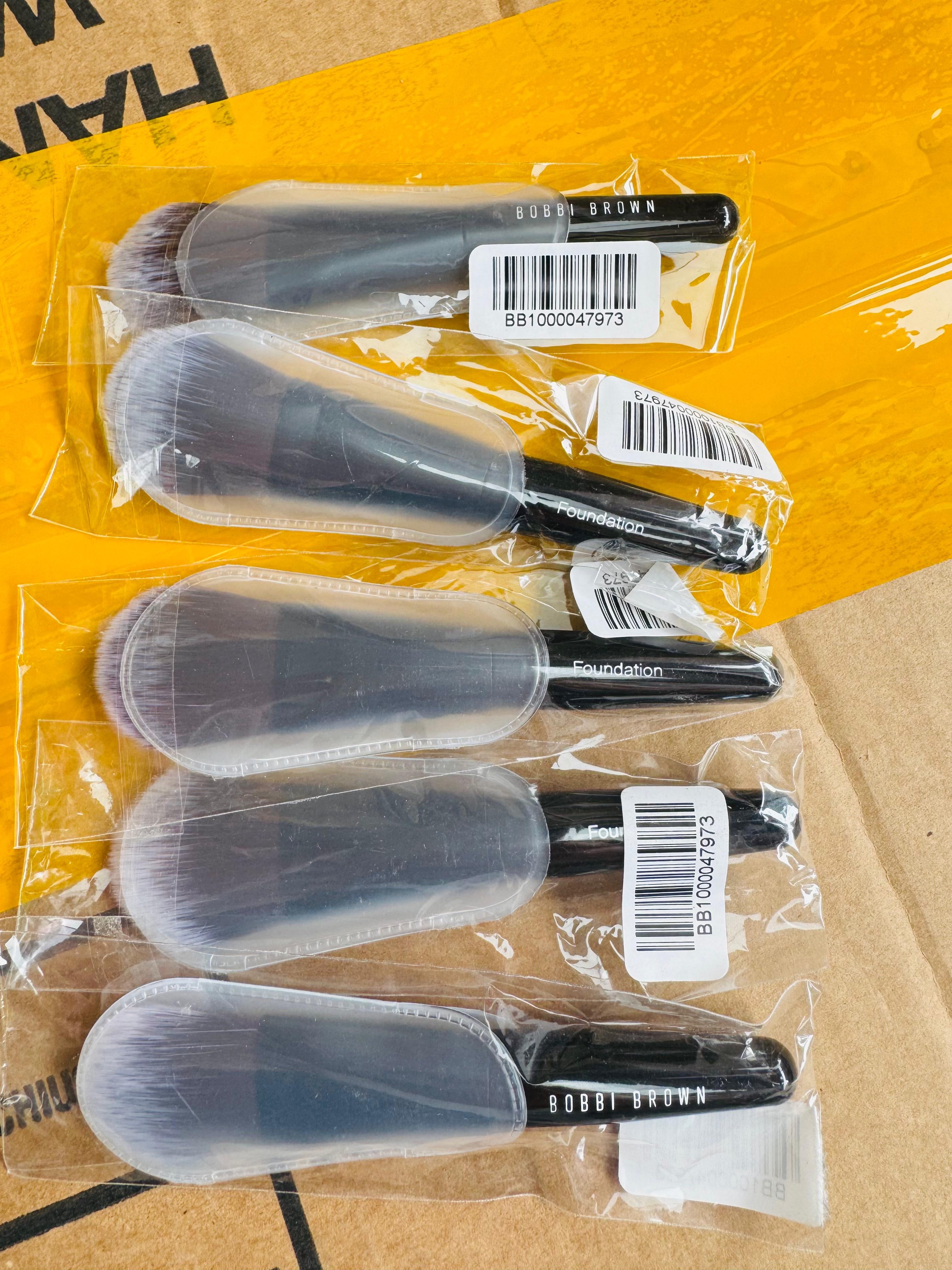 Bobbi Brown 的粉底掃 (Foundation Brush)