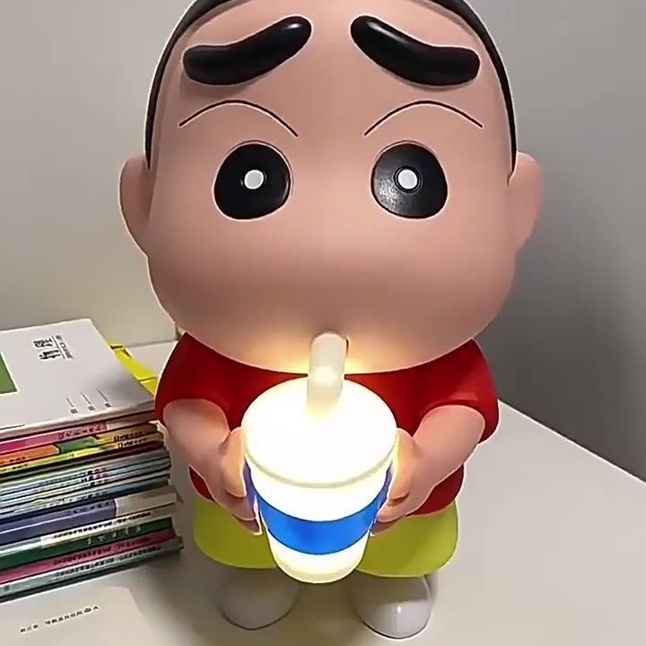 蜡笔小新 喝星巴克 21cm 发光公仔