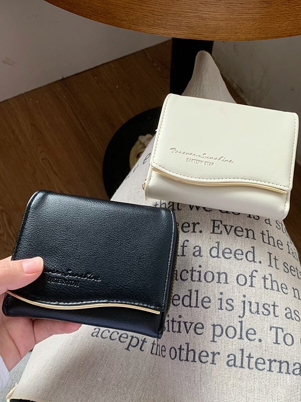 Chic & Versatile INS-Inspired Wallet