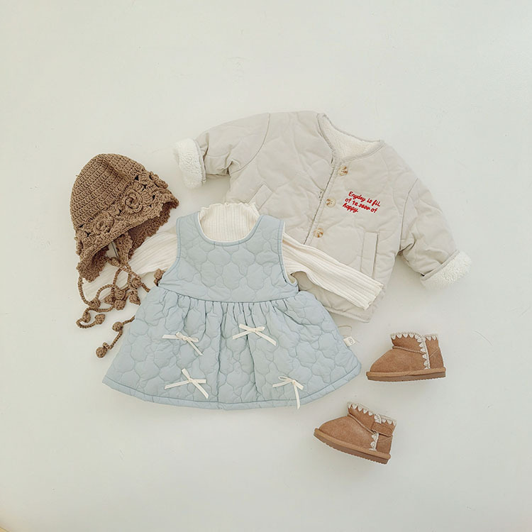 木耳邊純色坑條上衣