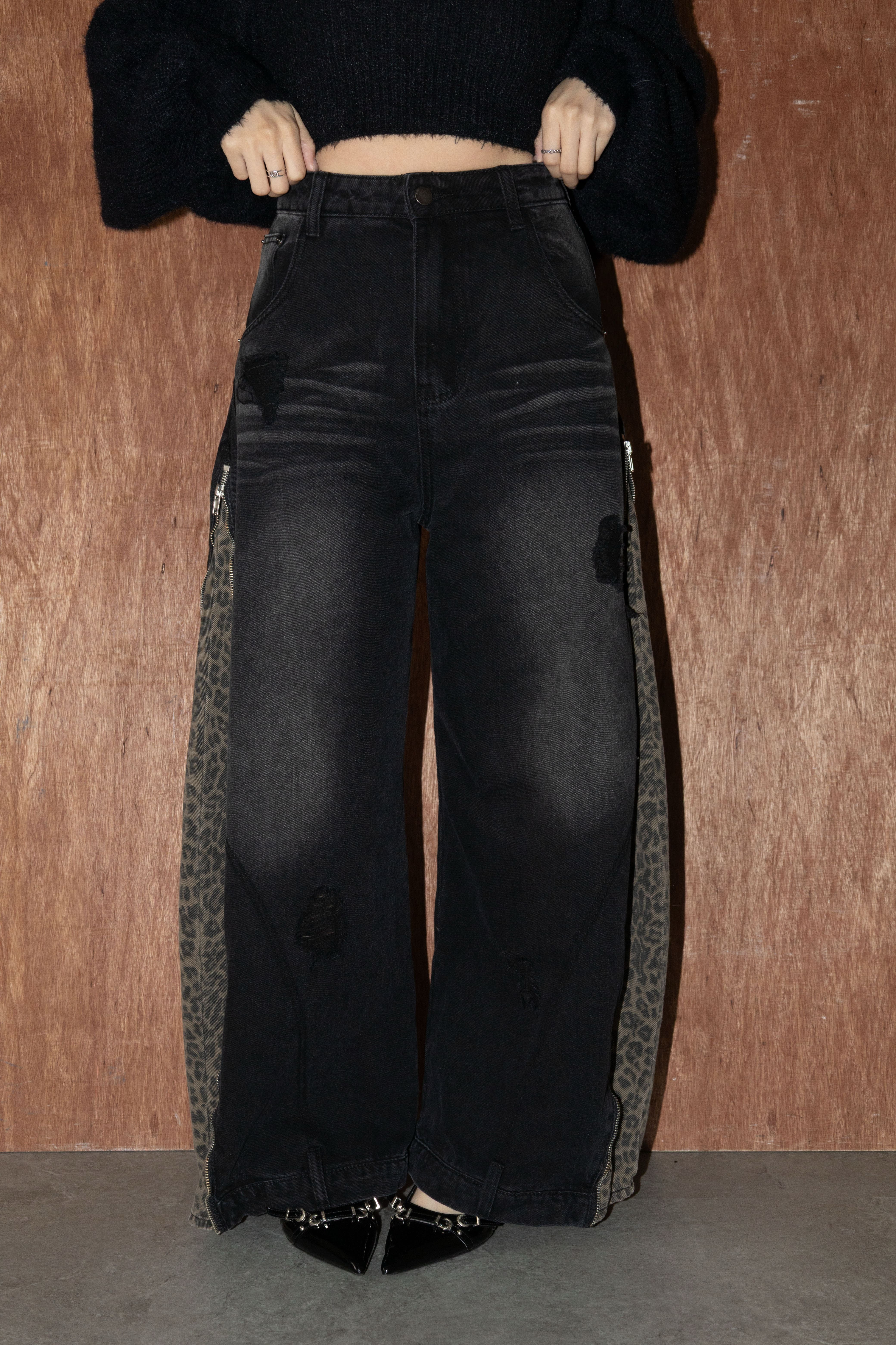 [ Ananas設計款✨] 側拉鍊豹紋牛仔彎刀褲