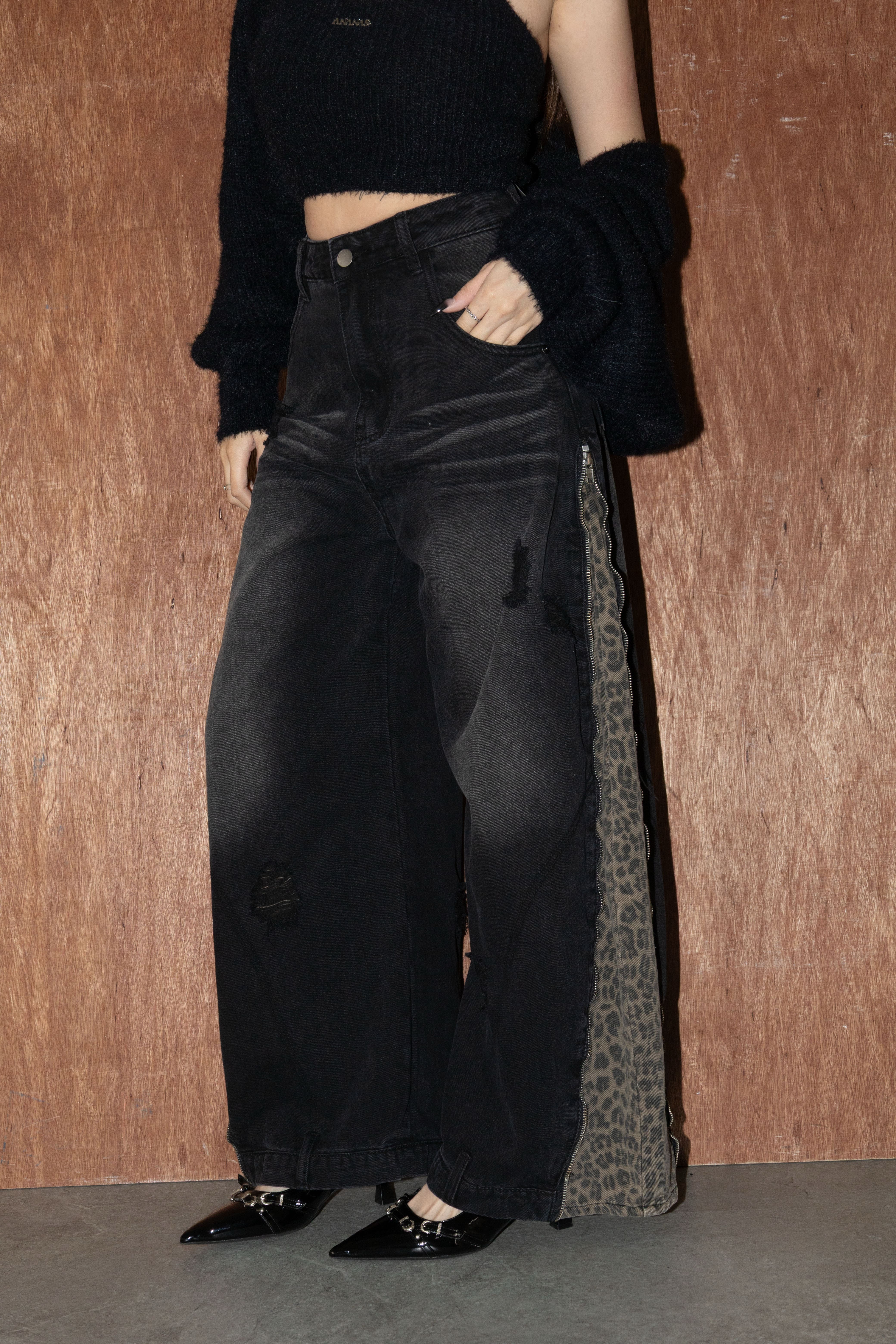 [ Ananas設計款✨] 側拉鍊豹紋牛仔彎刀褲