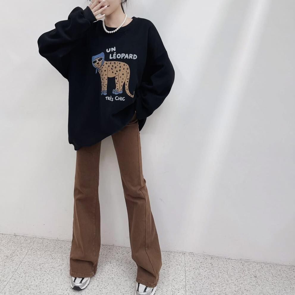 【時髦又可愛的墨鏡小豹圖造型上衣】（現貨）