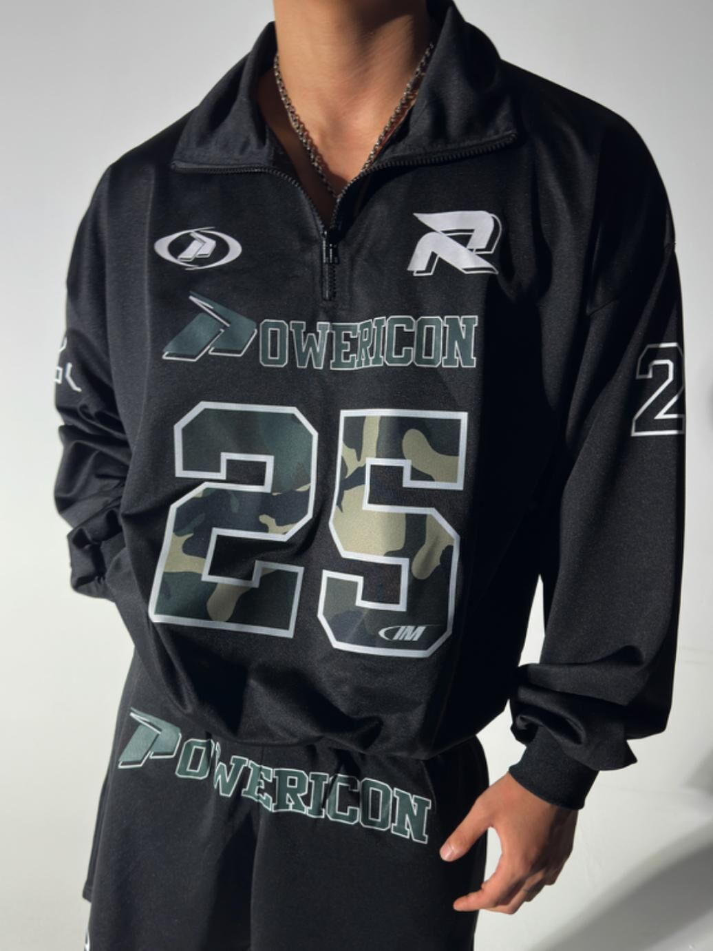 企領半開胸英文字圖案衛衣 T5861