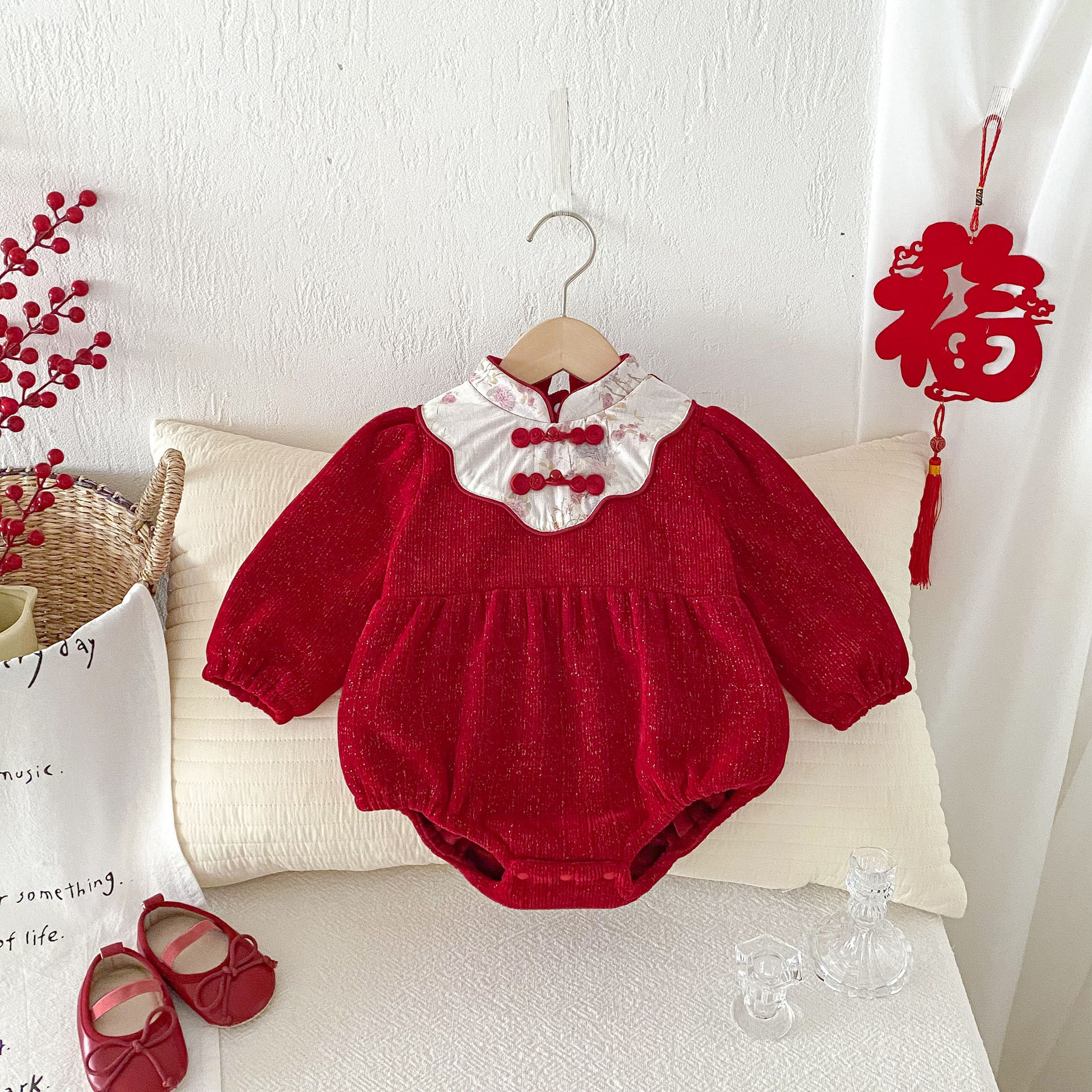 紅襟玉扣 中國風加絨包屁衣