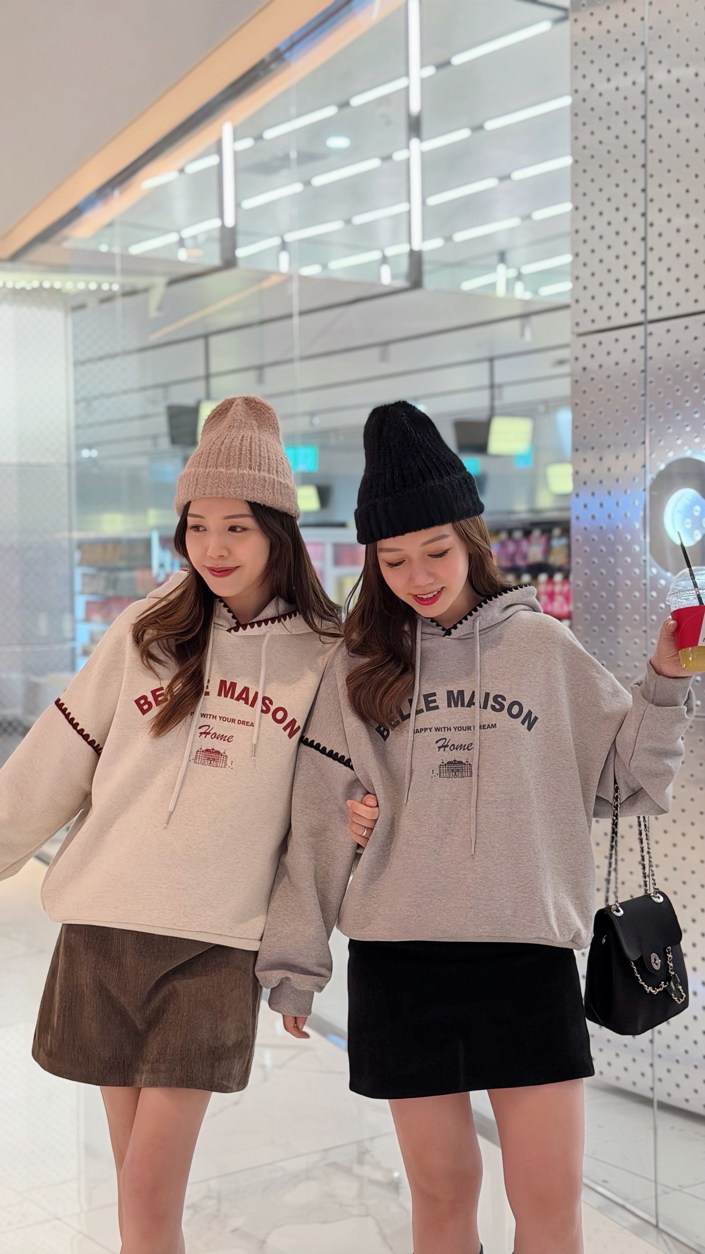 KR395 併色刺繡邊有帽衛衣-2色