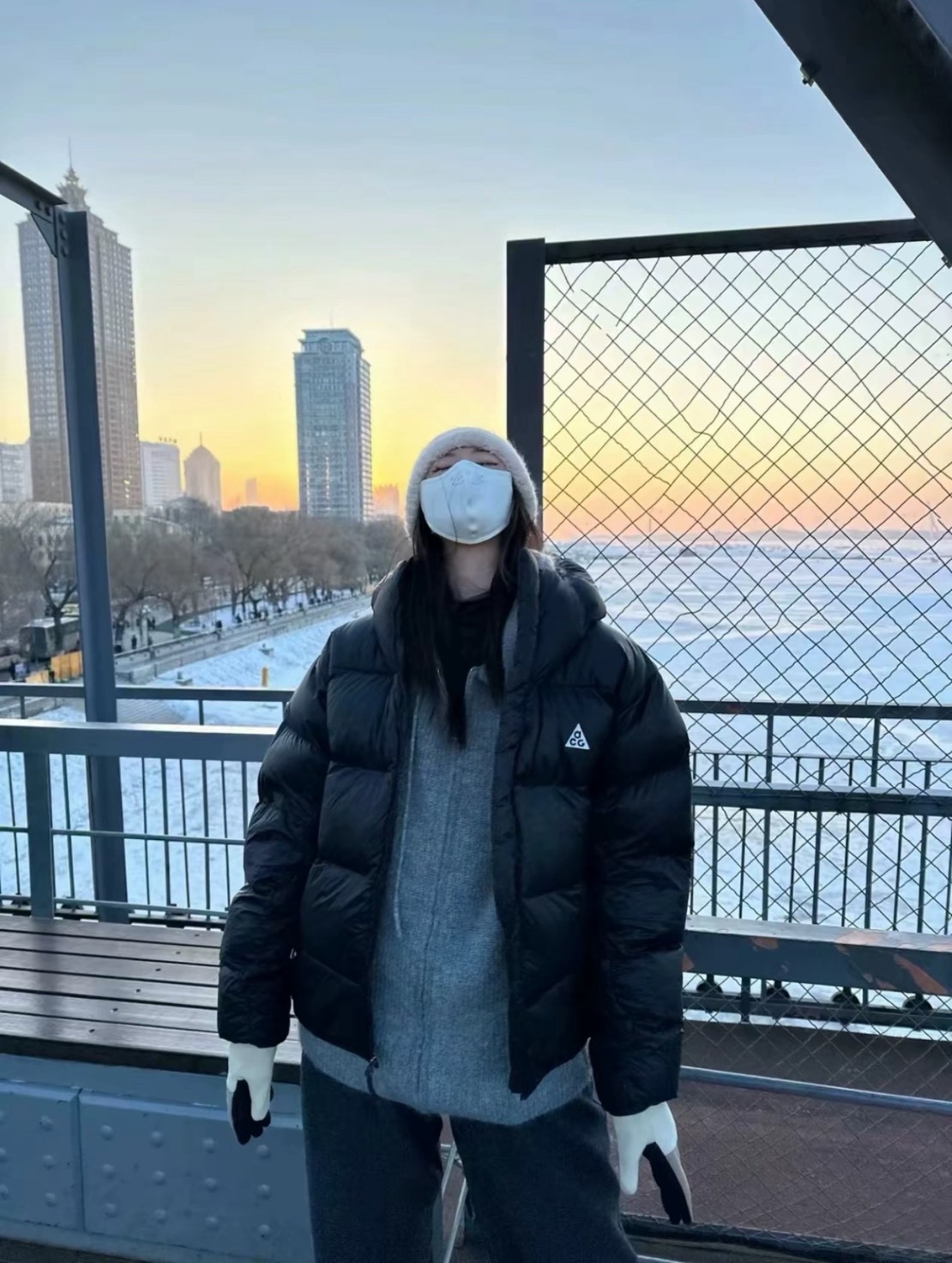 NIKE ACG Therma-FIT ADV LUNAR LAKE 寬鬆連帽外套｜黑 / Summit White｜亞洲版