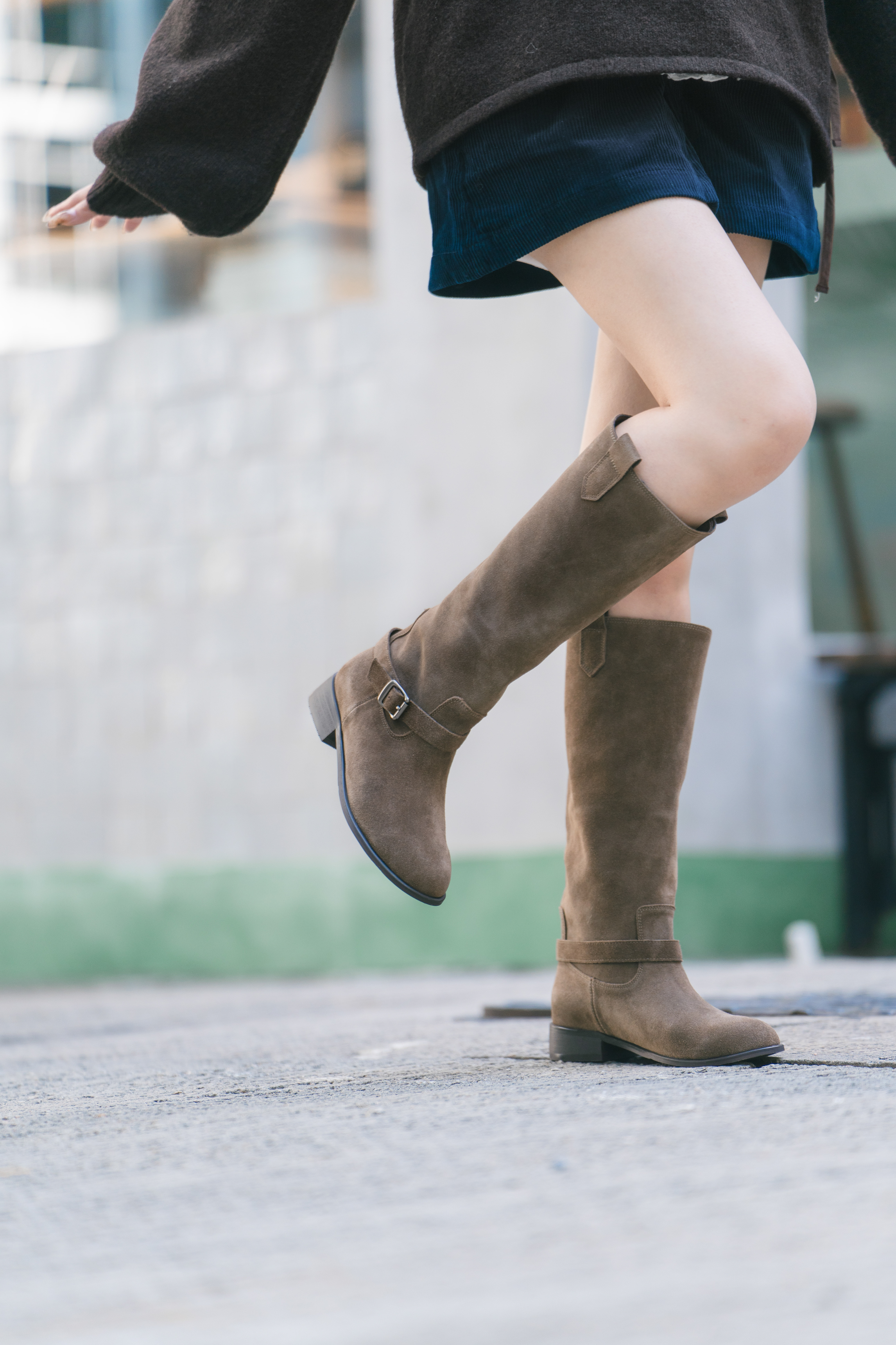 冬季必備！銀扣大長靴 · 2色入