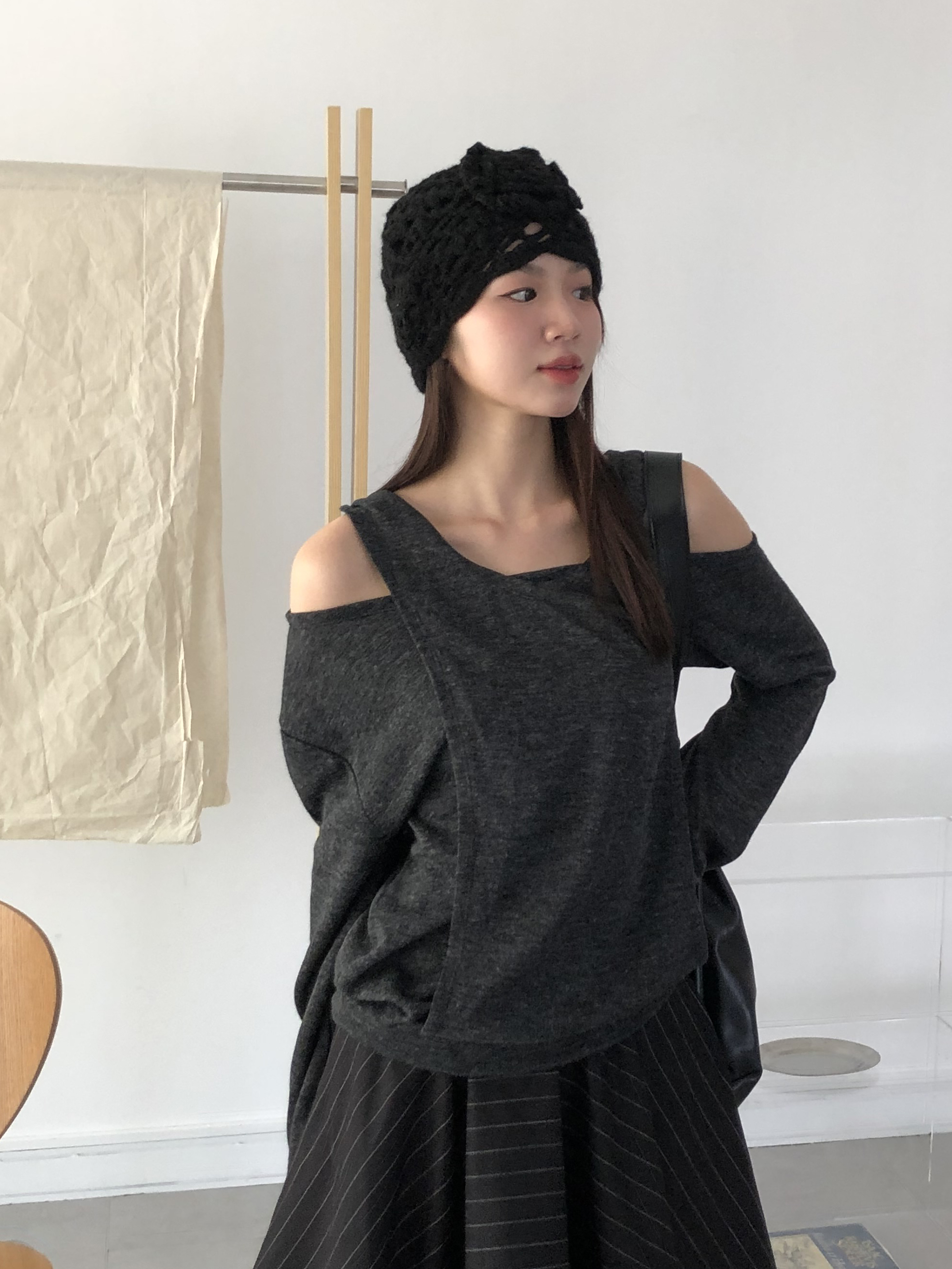 Hairy Off-Shoulder Hoodie #上衣