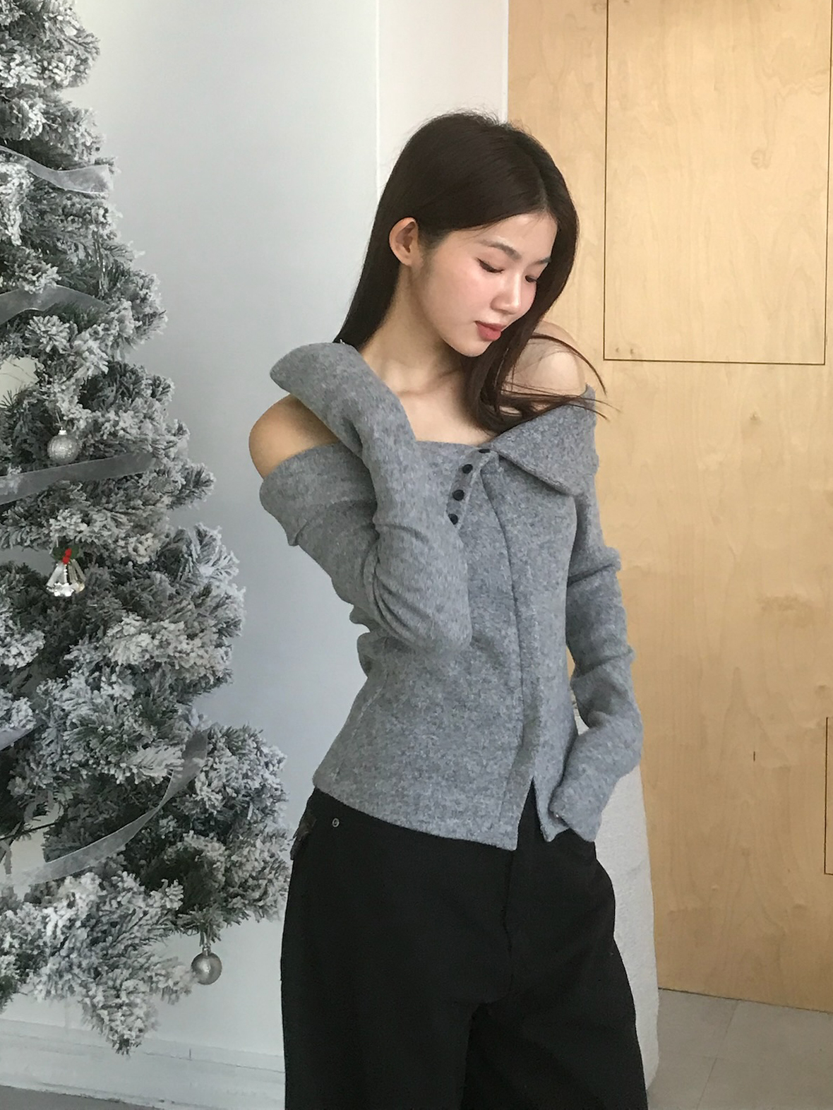 Ice Off-Shoulder Tee #上衣