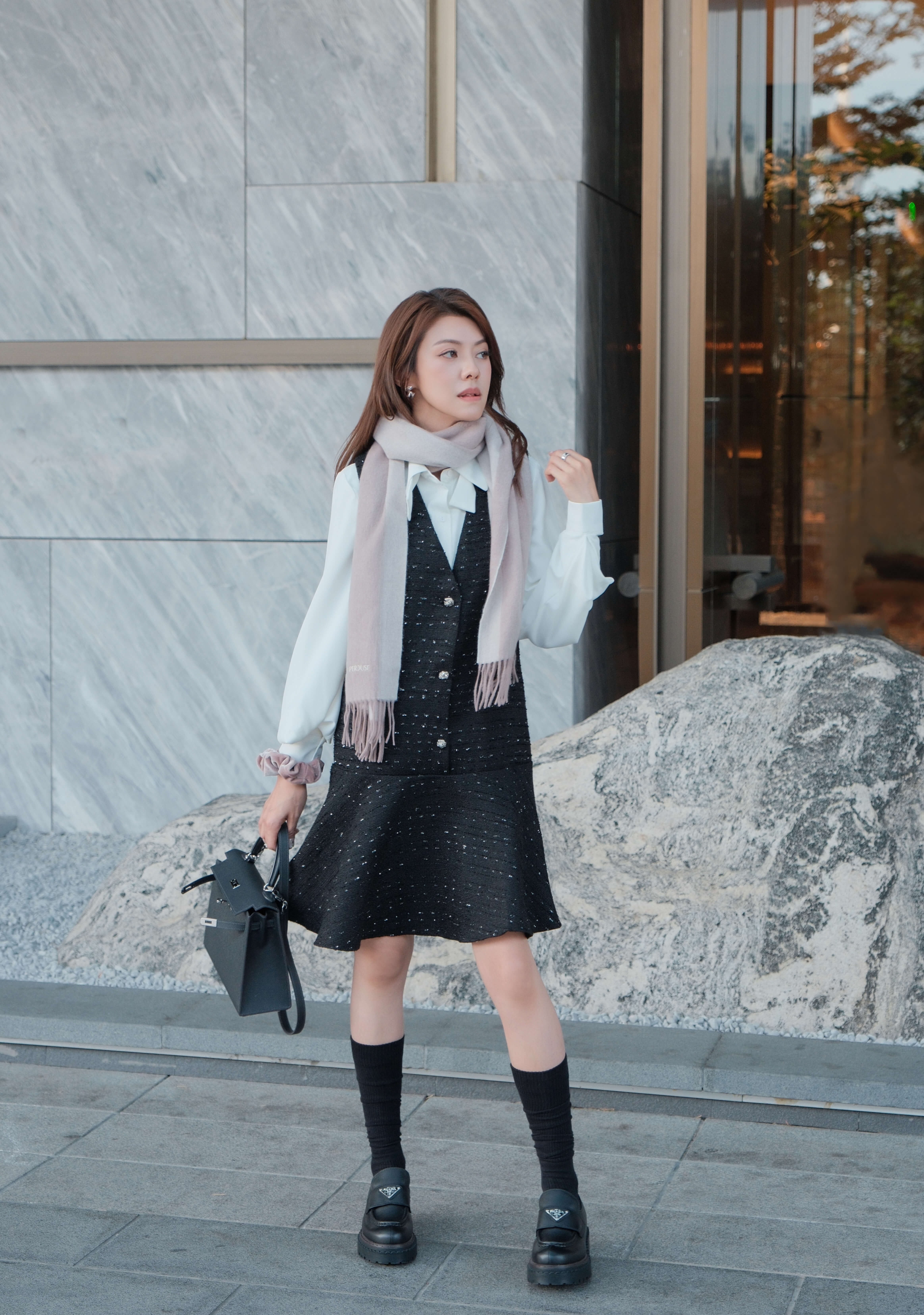 Glittered Flare Hem Tweed Sleeveless Dress_DS2512L31