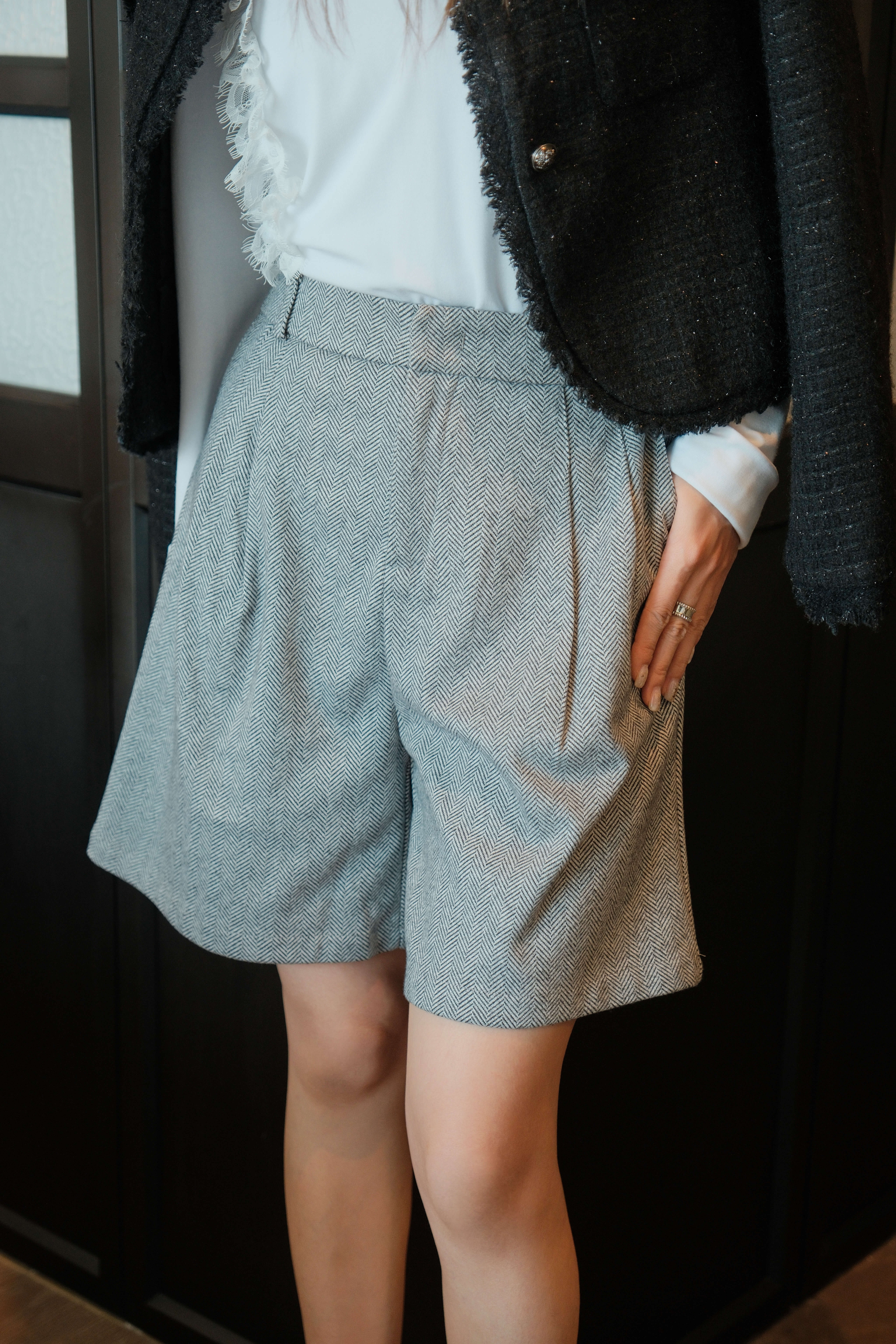 Front Pleated Mid Shorts_PT2512L13