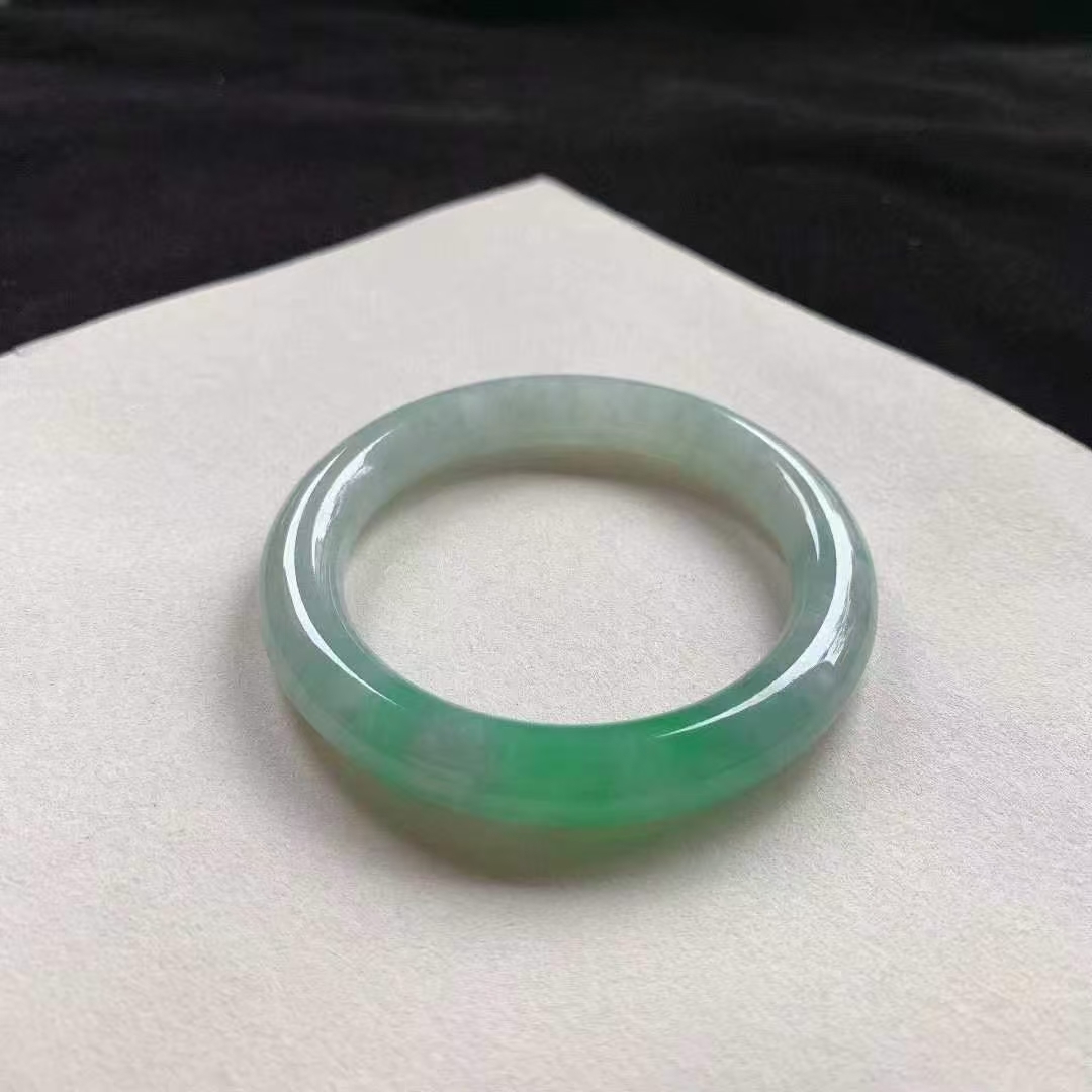 1215646 55.2mm翡翠陽綠圓條手鐲 (54-56)