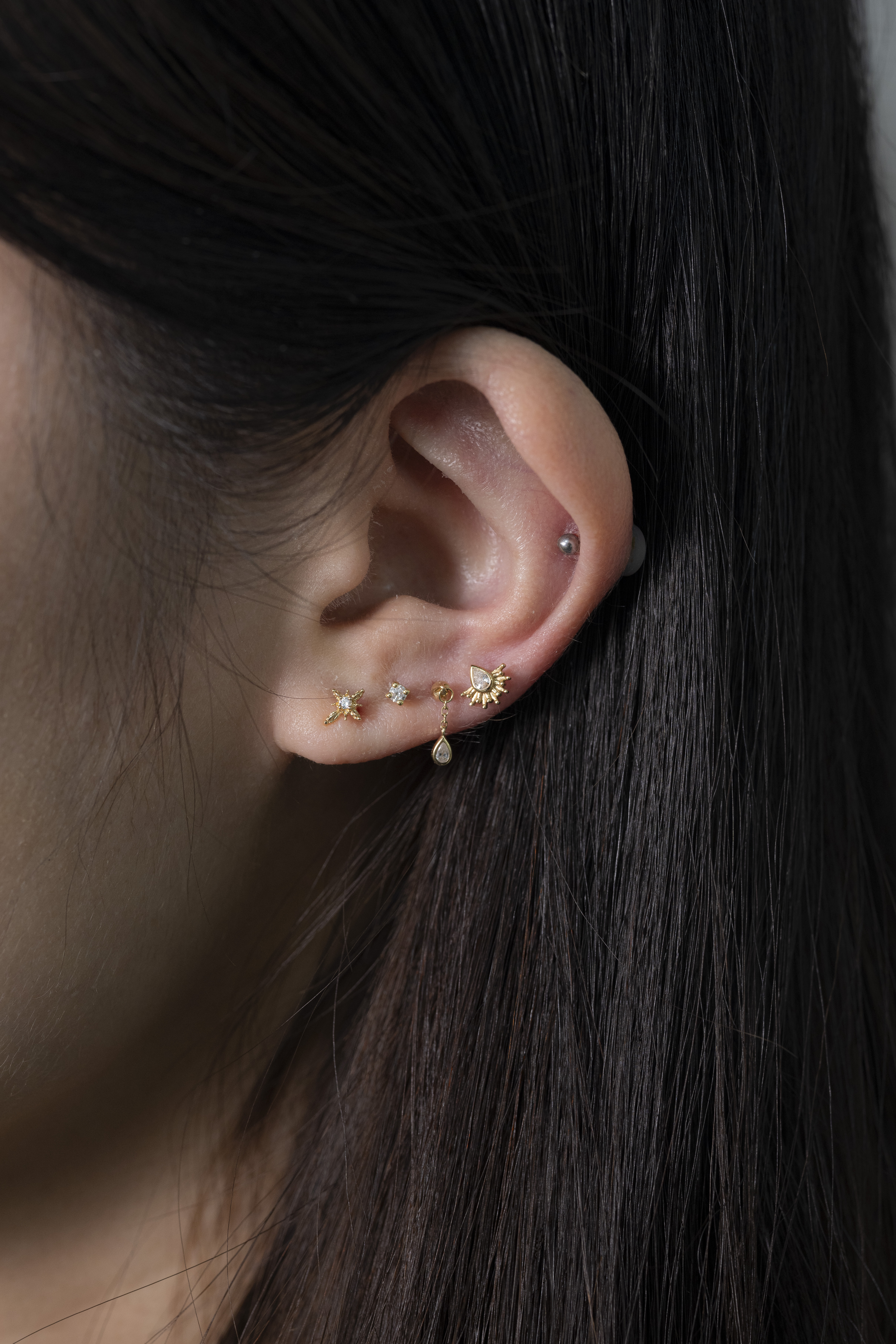 18K Dara Single Pc Diamond Earring