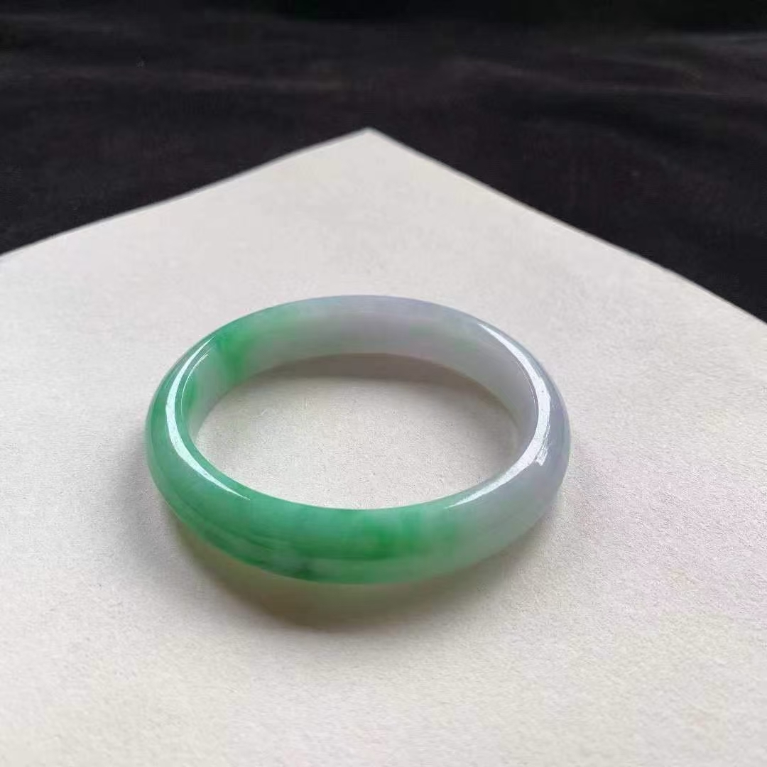 1215647 54mm翡翠陽綠貴妃手鐲 (52-54)