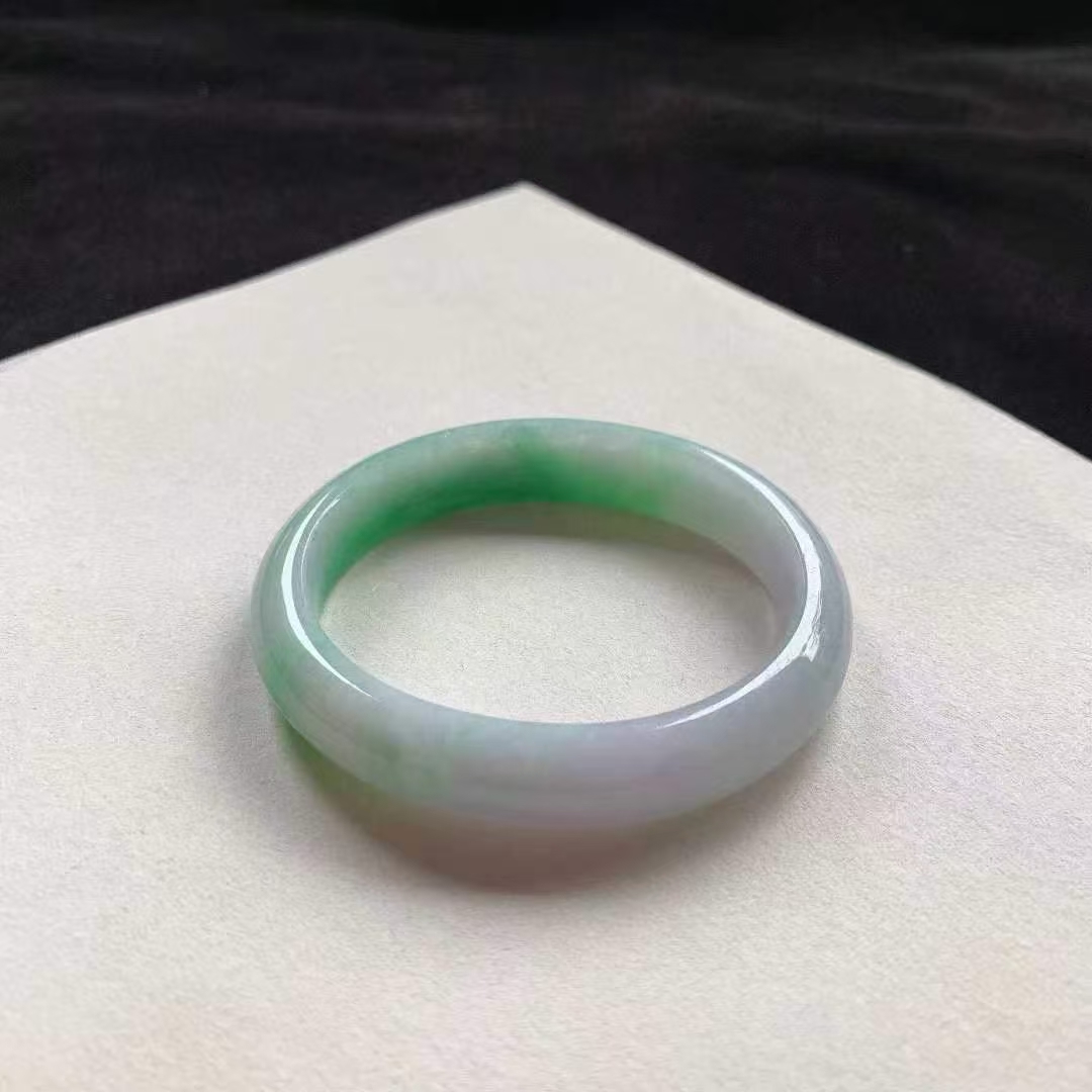 1215647 54mm翡翠陽綠貴妃手鐲 (52-54)