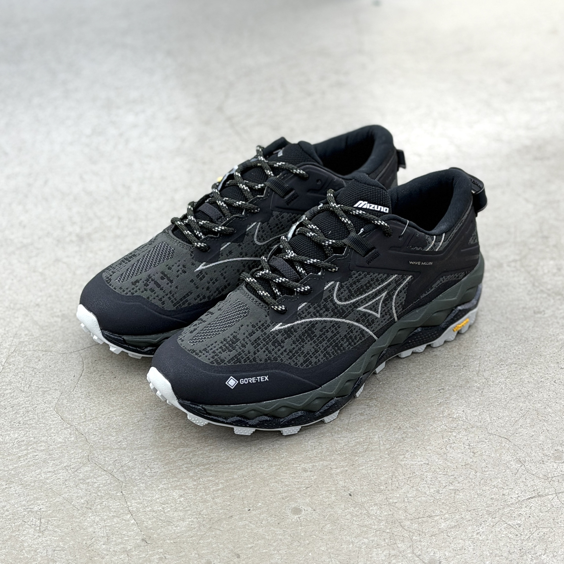Mizuno Wave Mujin GTX Maharishi | D1GD250102