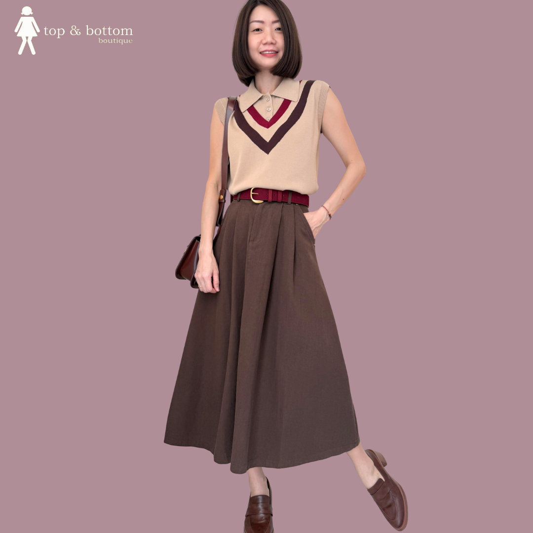 COLLARED KNIT BLOUSE WITH V STRIPES