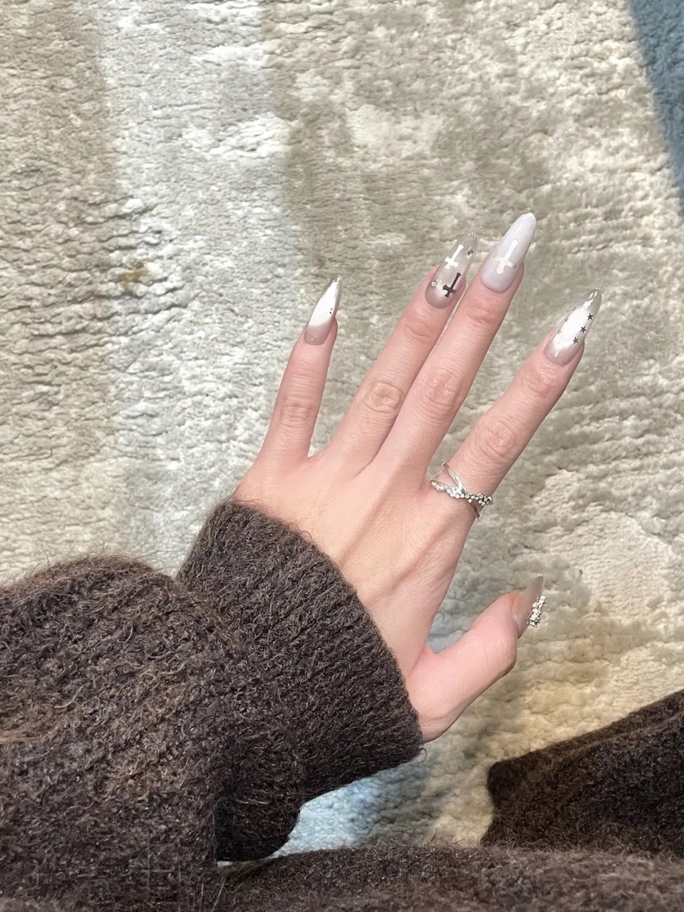 Charles & Keith 小CK Reverie 施華洛世奇® 水晶交叉造型 銀色 鑲嵌戒 戒指 女戒 / 預購