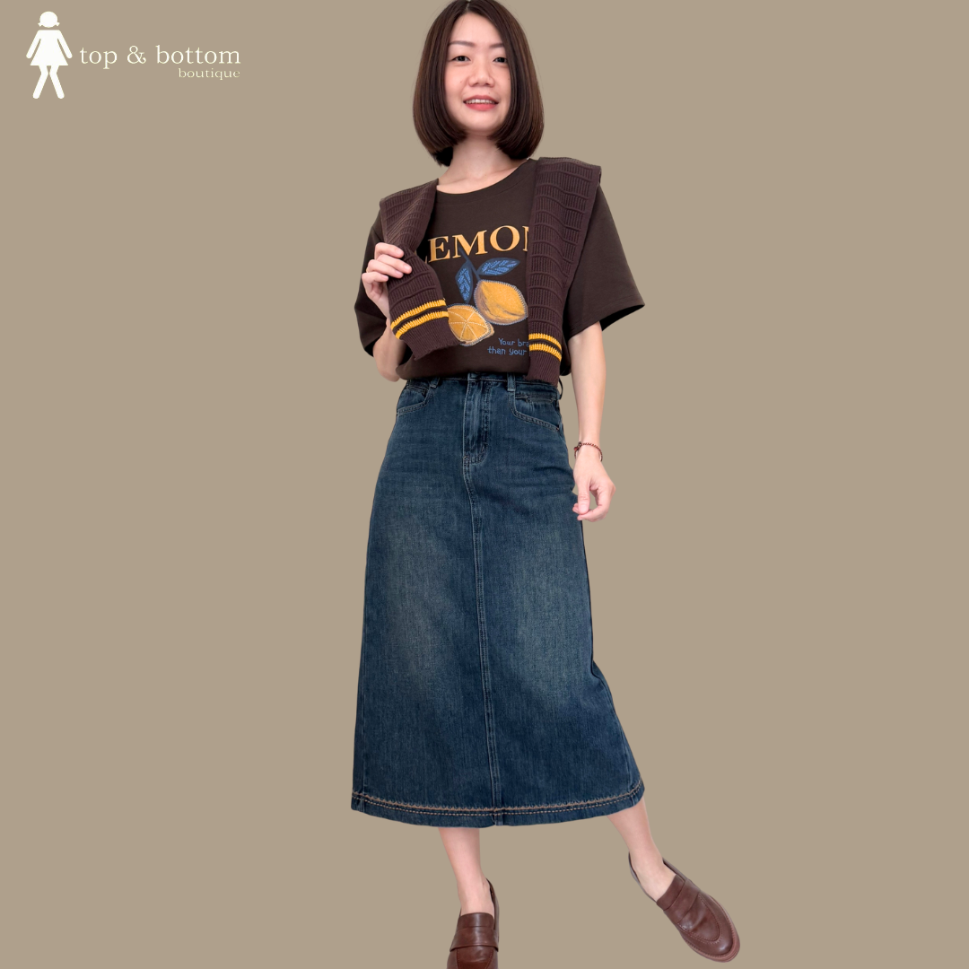 SHORT SLEEVE LEMON TEE WITH STRIPED KNIT SCARF