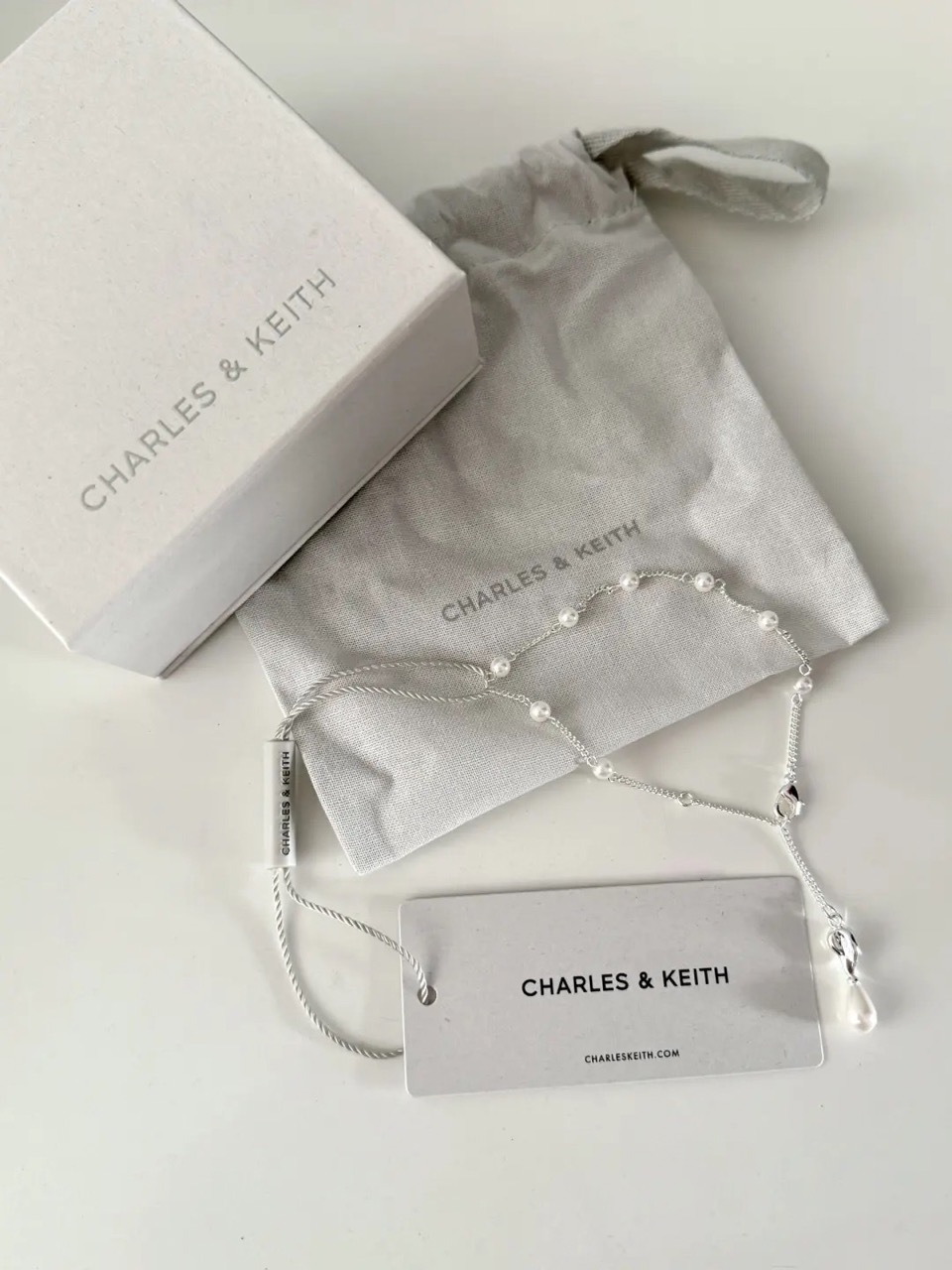 Charles & Keith 小CK Corrine 珍珠手鍊 手鏈 串珠 銀色 / 預購