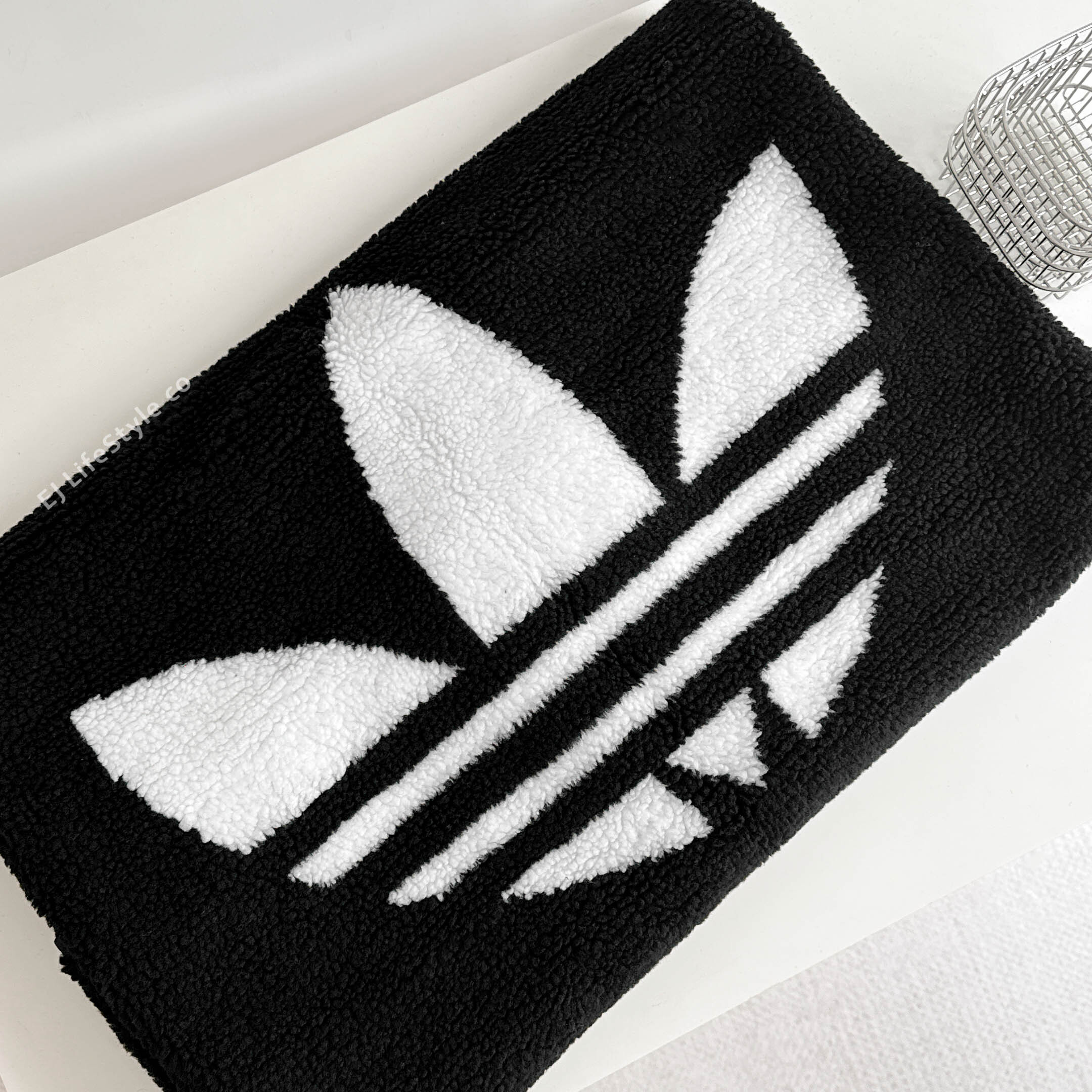 ADIDAS 羊羔毛毯子 三葉草 毛毯 被子 收納袋 手提袋 / 現貨