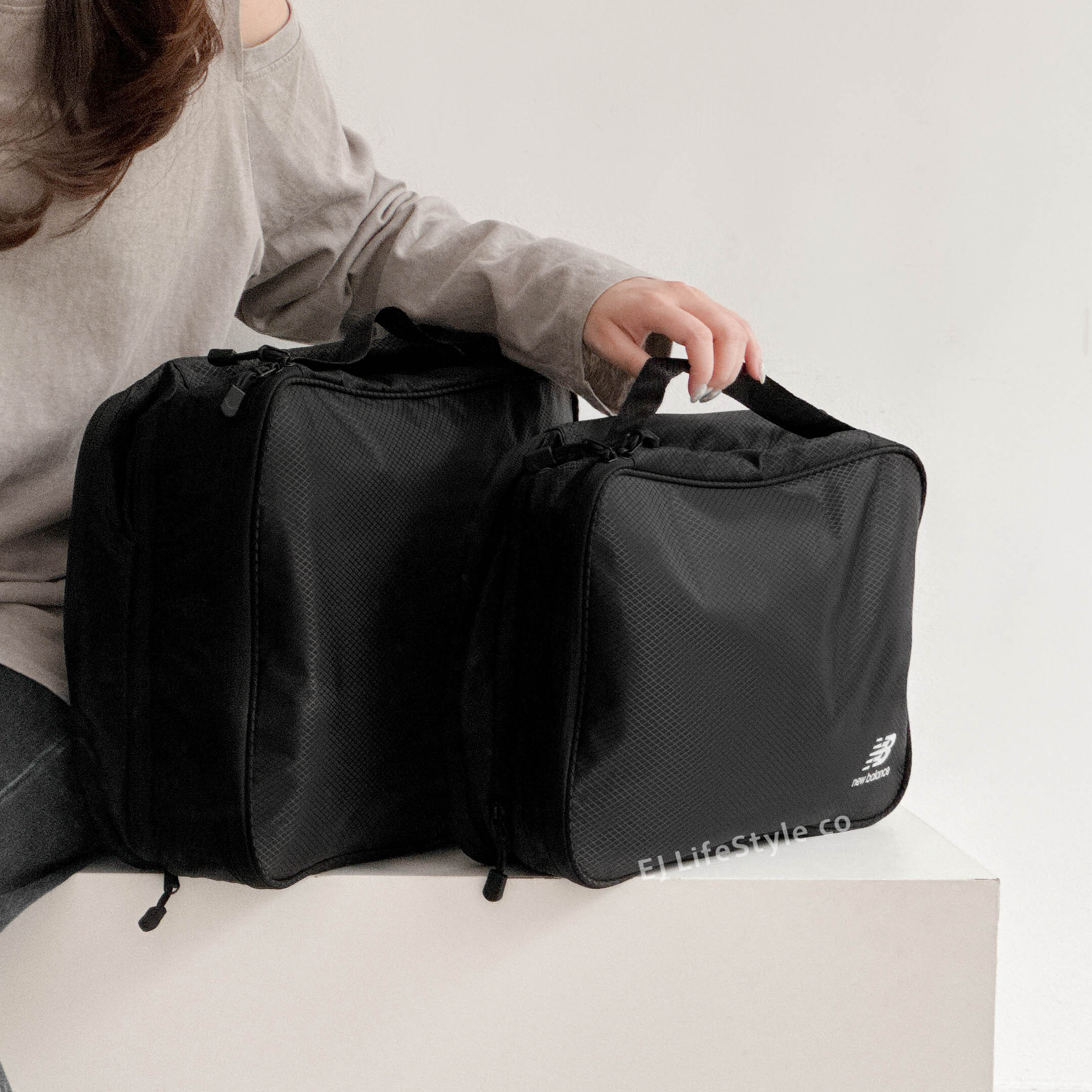 NEW BALANCE NB 輕型壓縮旅行包 運動包 手提包 收納 黑色 二入一組 / 現貨