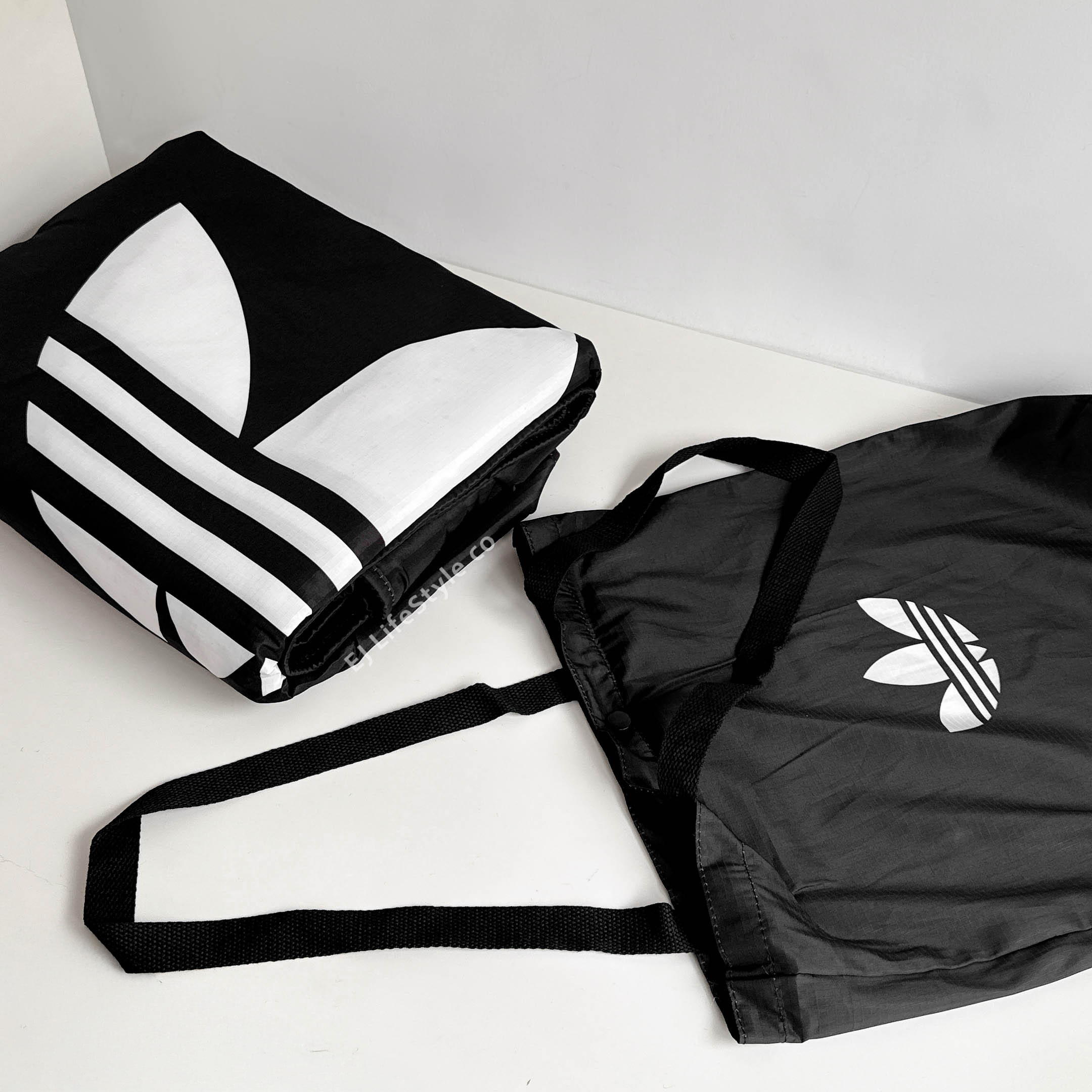 ADIDAS 羊羔毛毯子 三葉草 毛毯 被子 收納袋 手提袋 / 現貨