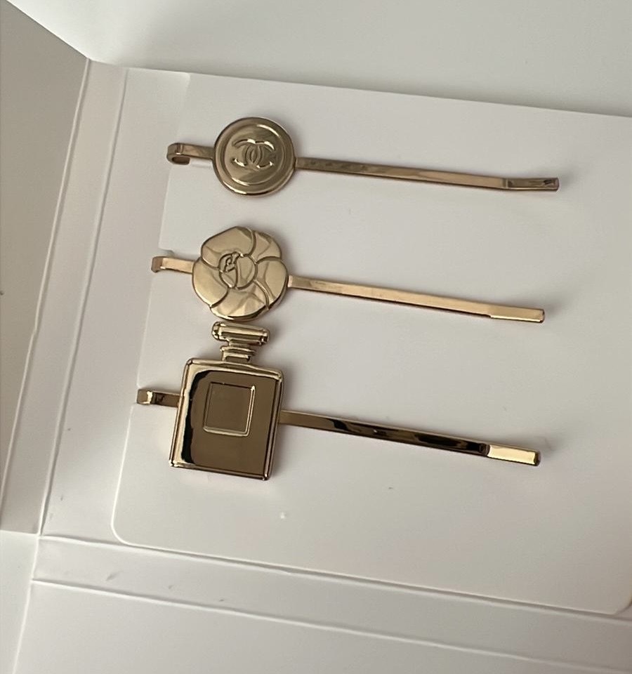 Chanel beaute 髮夾