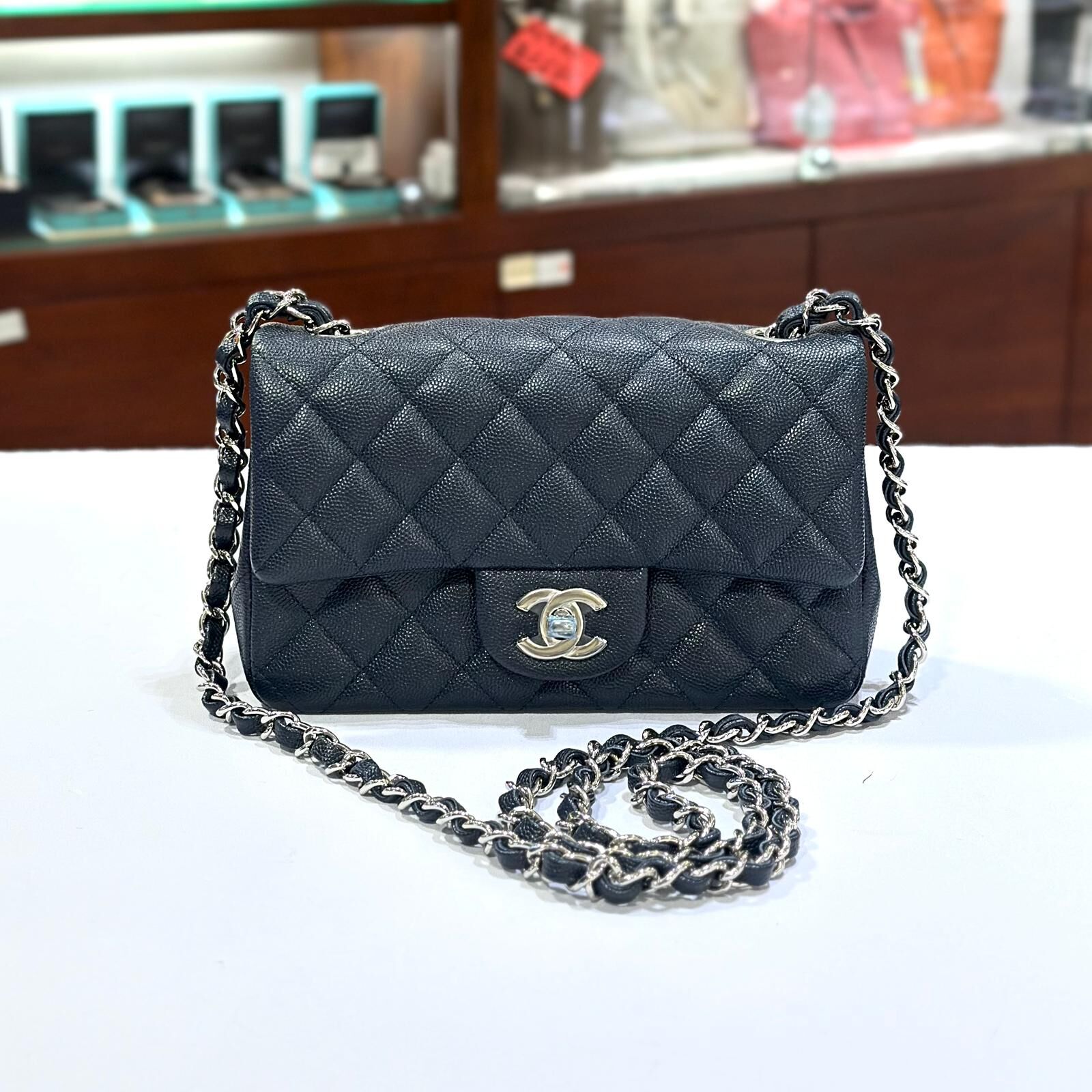 未使用品CHANEL CF20 A69900 深藍色銀扣荔枝皮 @262開 #兩年免費保養 #BRAND NEW #香榭站正品