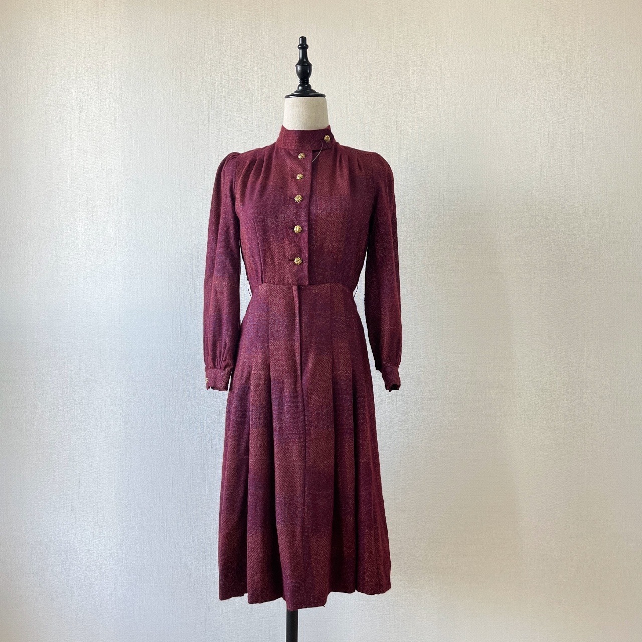 英倫貴族風酒紅色立領金釦古著洋裝