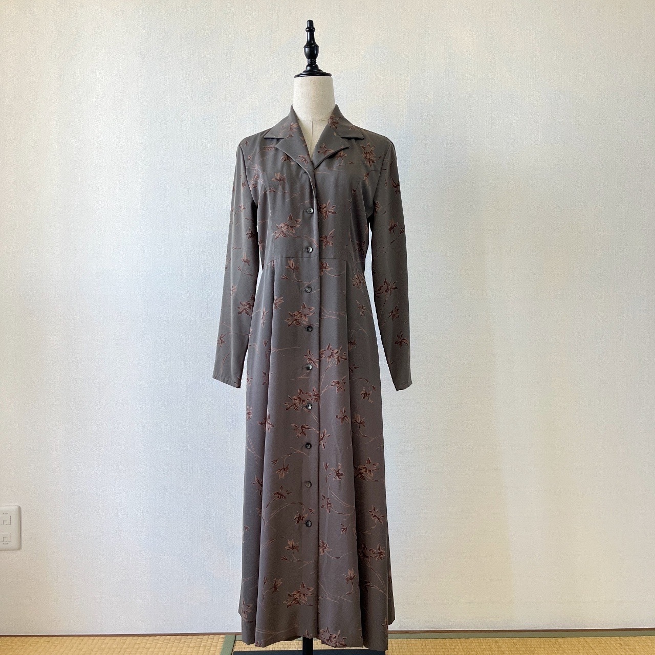 日本製灰色清雅花卉連身裙
