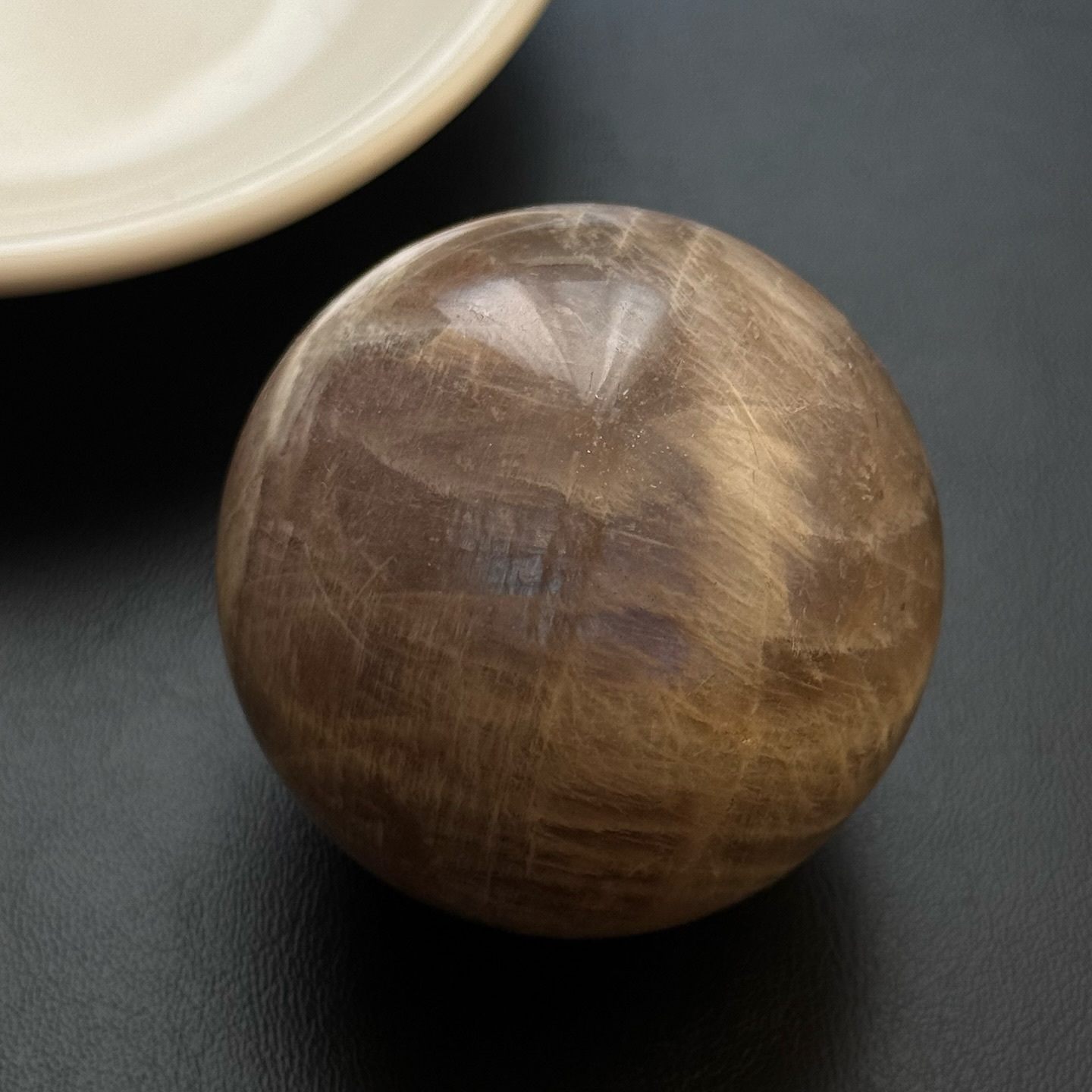 [原石] 奶油月光石 / 日月同輝石 水晶球