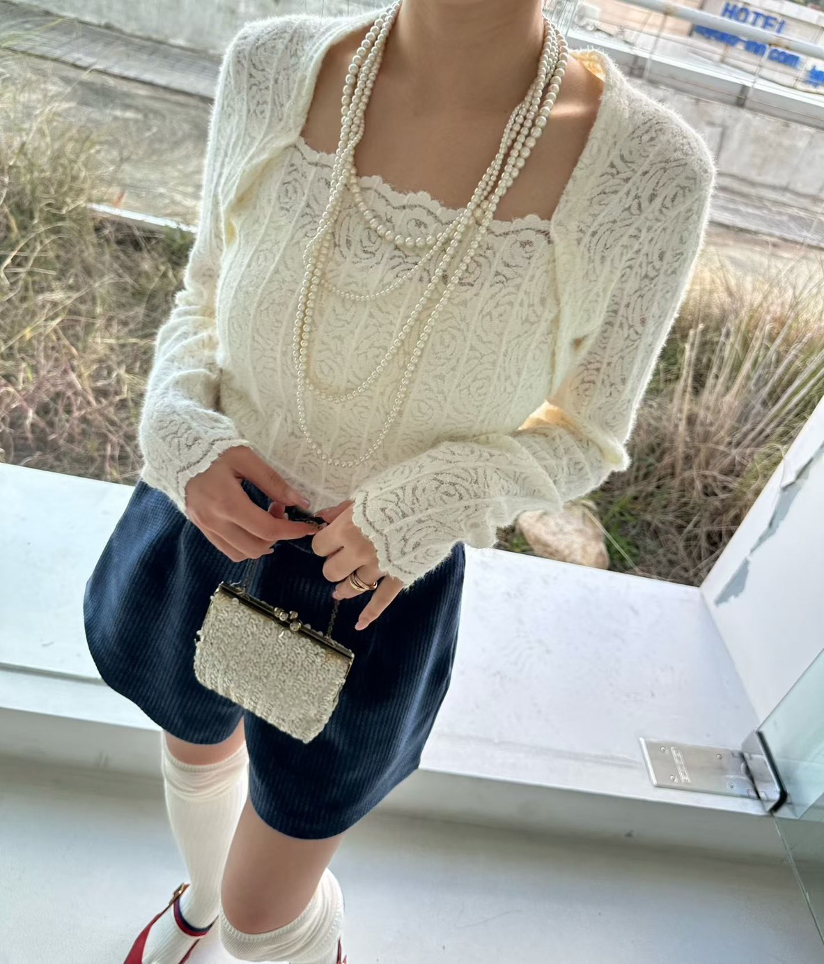 方領蕾絲上衣