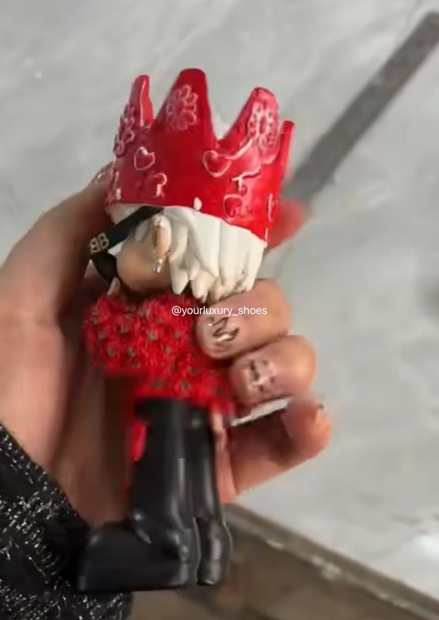 【Luxury】7788 潮流公仔 GD G-dragon ubermensch 權志龍 公仔 – 演唱會版 紅花套裝 滿版玫瑰 花花服 小花 小雛菊 小燈 演唱會手燈 BIGBANG