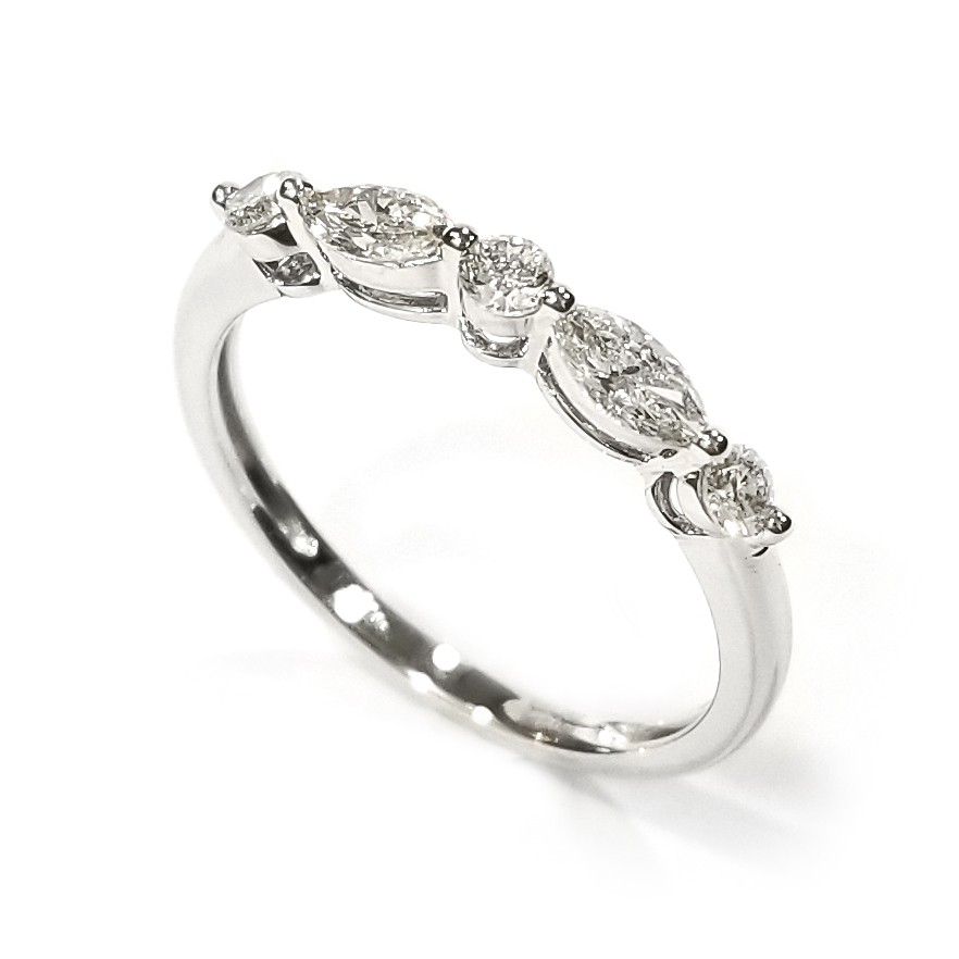 18K白金  實驗室培育鑽石馬眼線戒