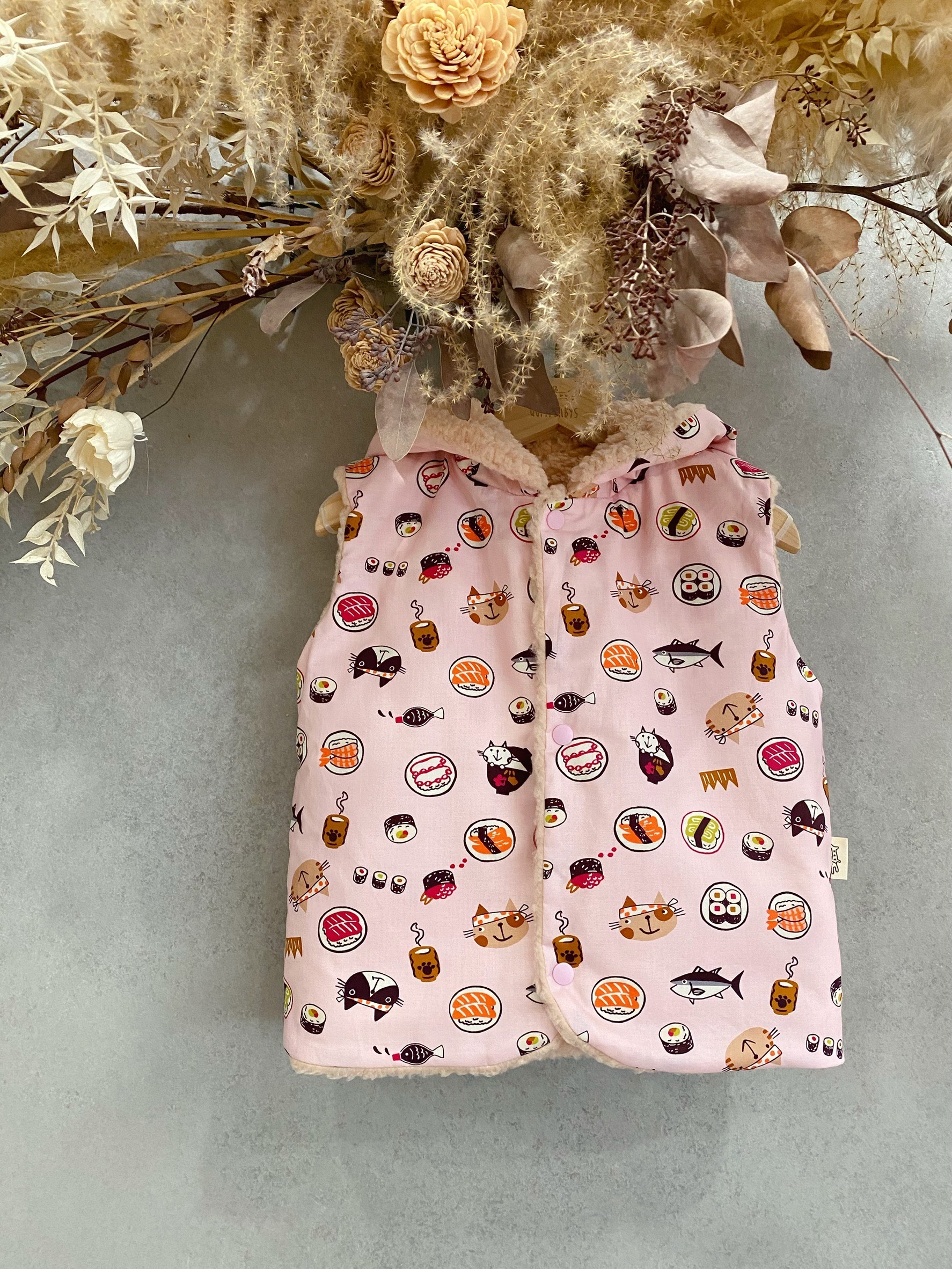 粉壽司 熊耳背心（100）