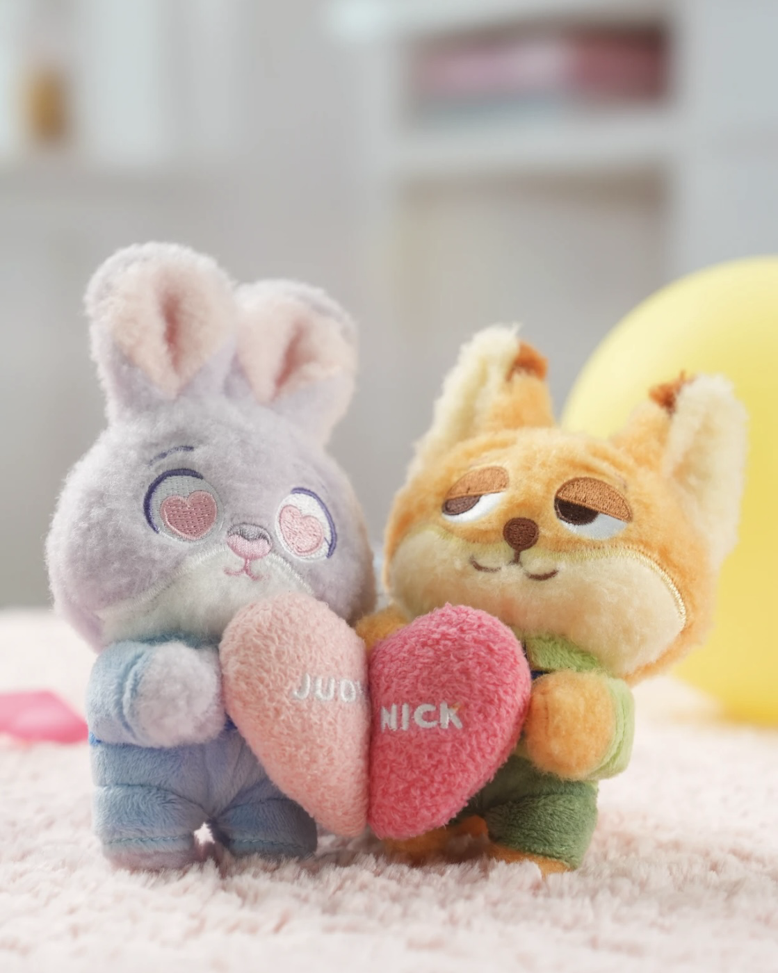 <正版授權>迪士尼 DISNEY 動物方城市2 尼克 茱蒂 磁吸 貼貼 愛心 毛絨吊飾