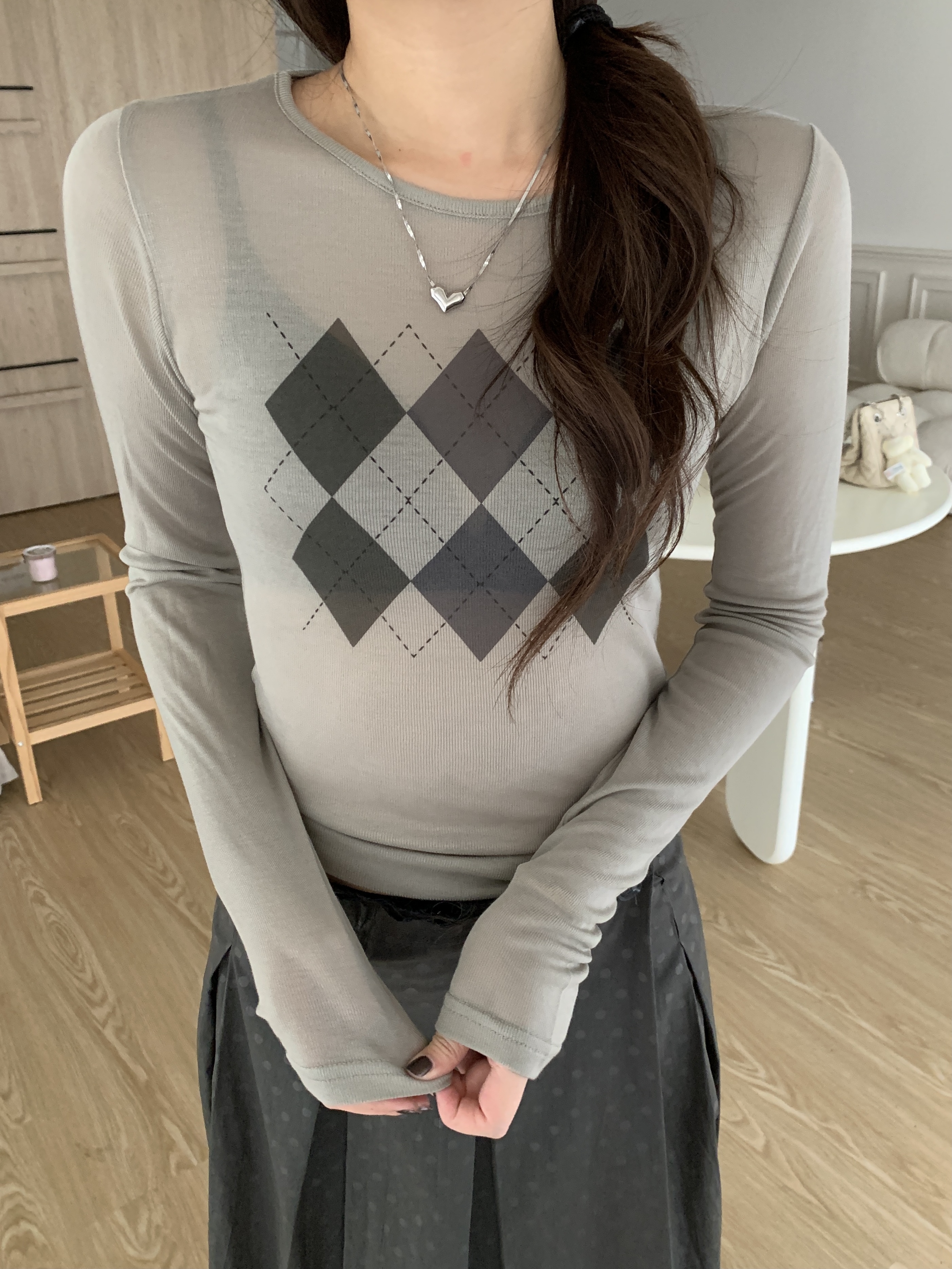 R102/中性感微辣薄長袖