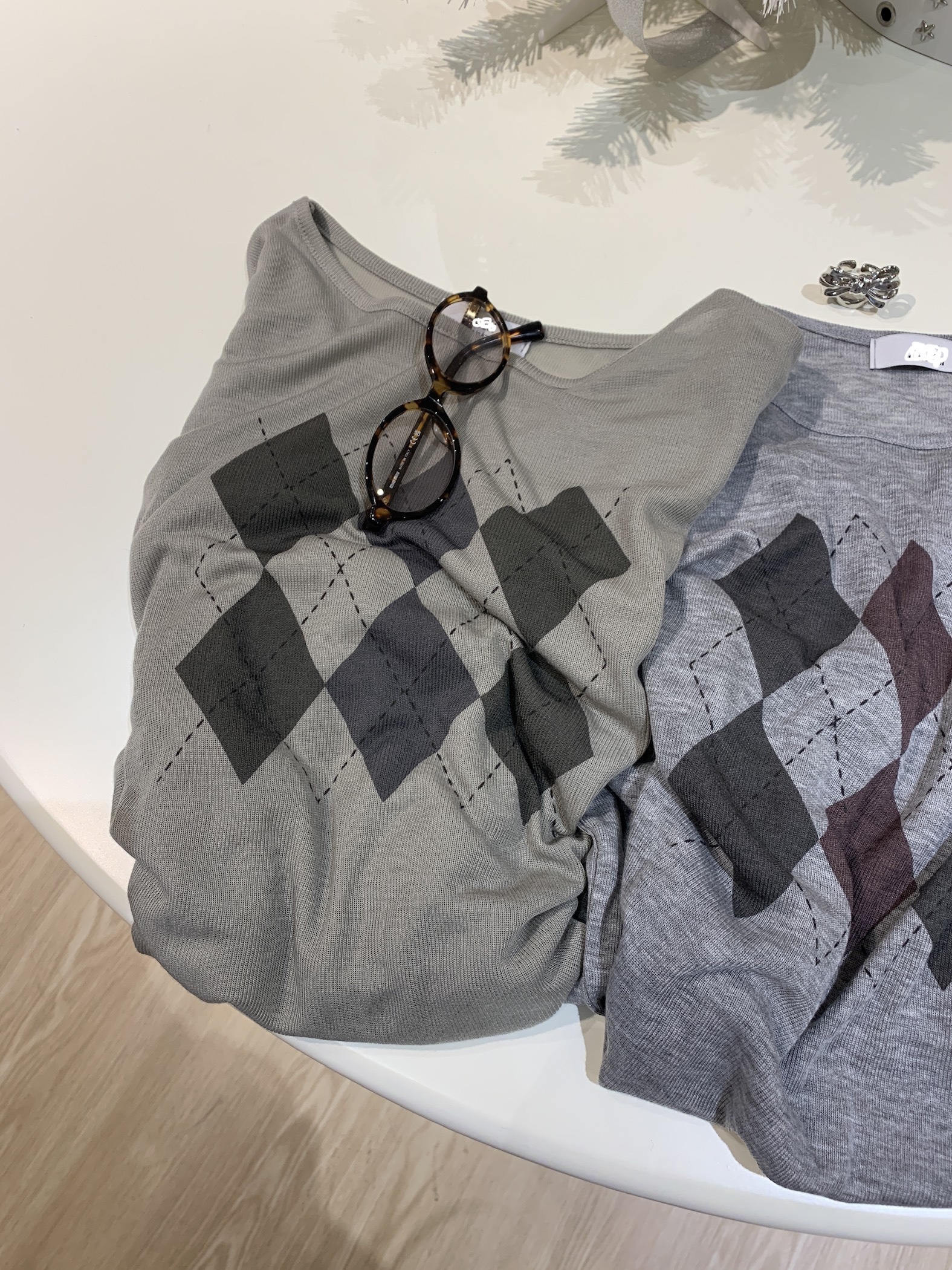 R102/中性感微辣薄長袖