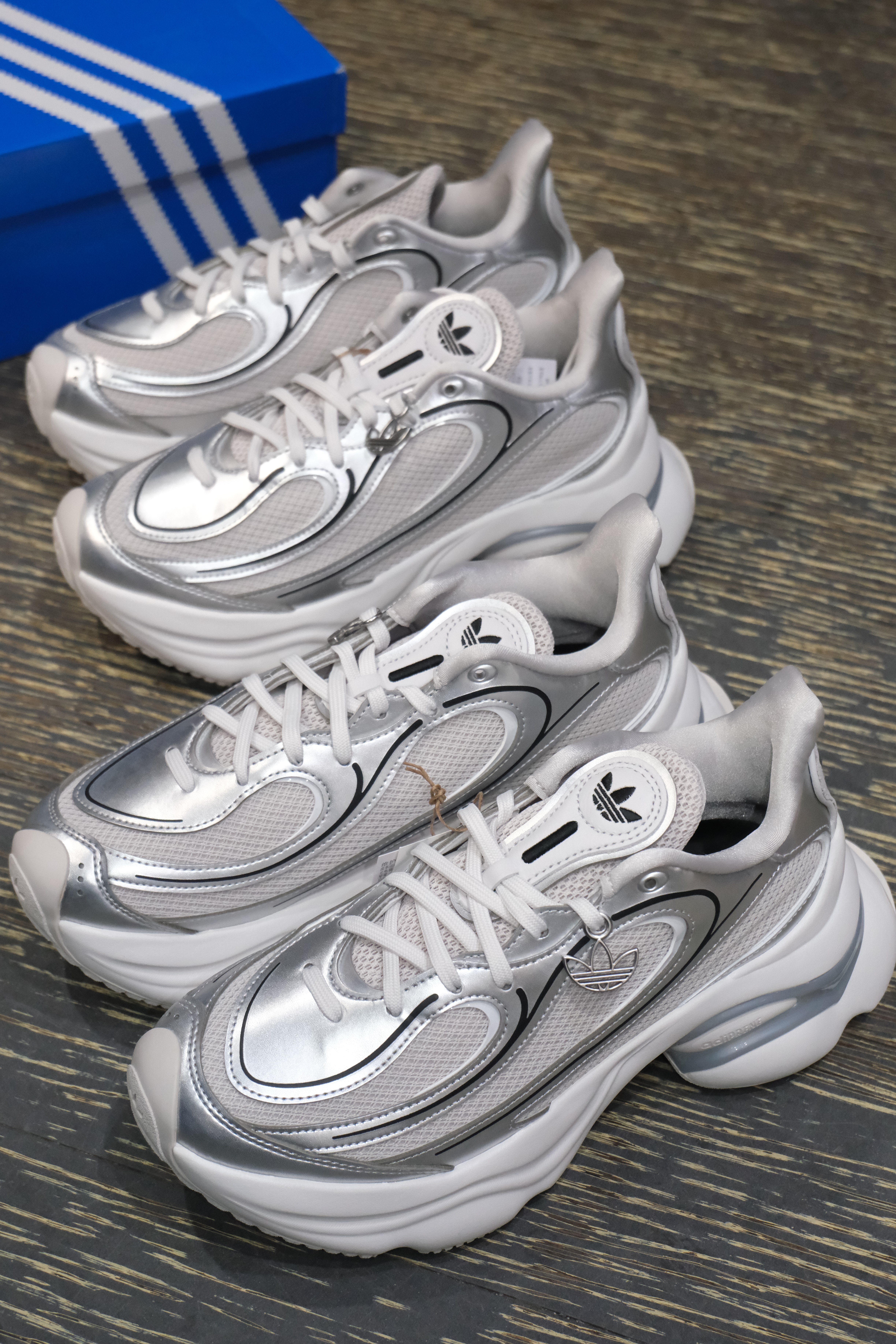 adidas originals Ozvenuz 白銀 老爹鞋 KI0557