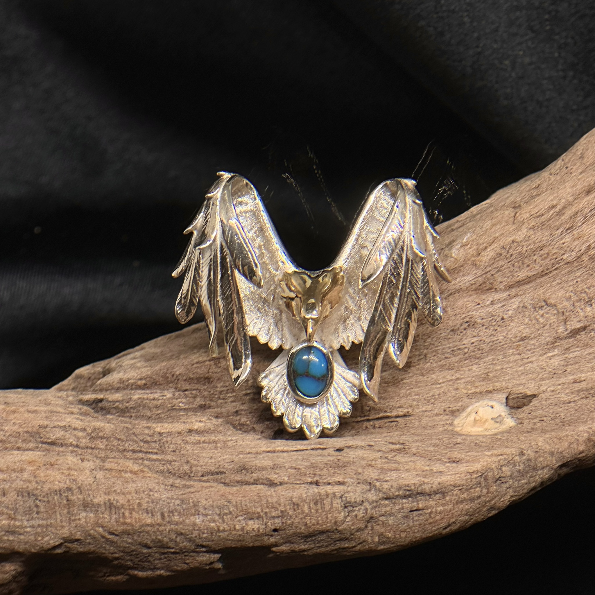 *Black Venom Jewelry- Freedom & Prayer 3cm 純銀18k金頭正面攻擊鷹鑲埃及松石