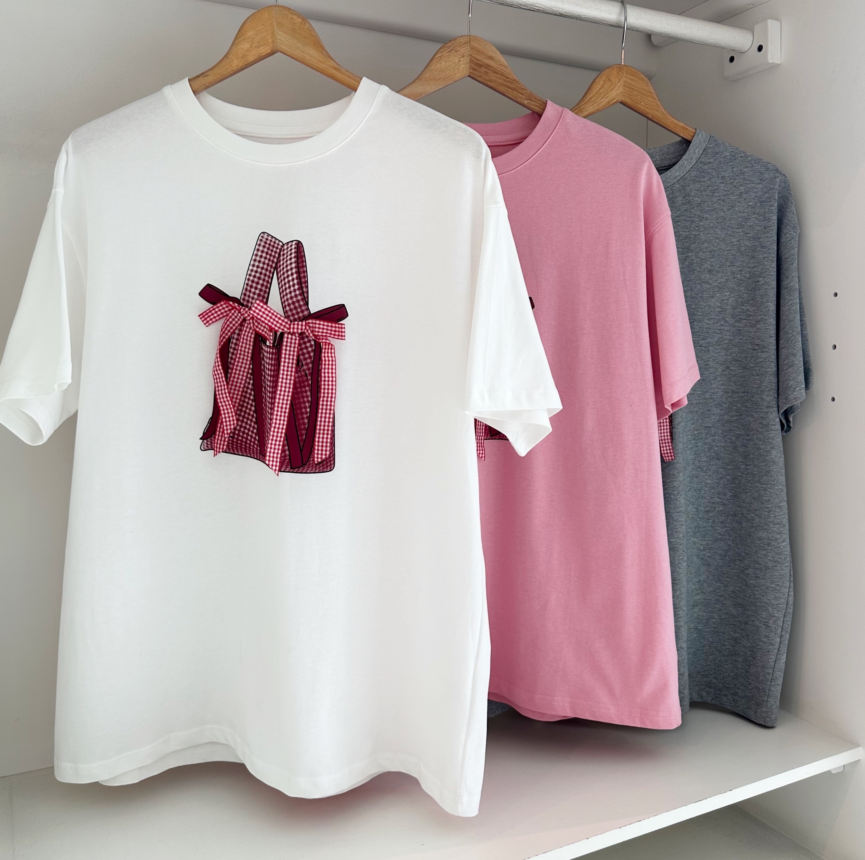 SHORT SLEEVE 3D RIBBON OVERSIZE TEE