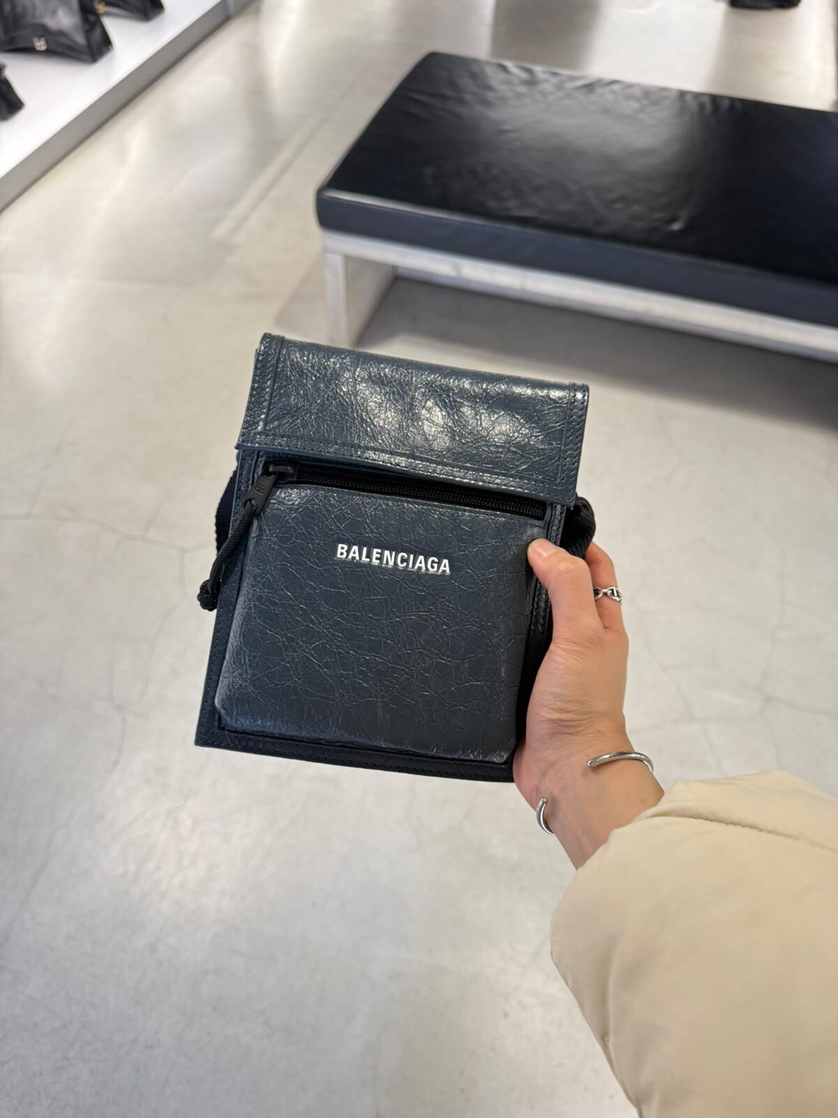 Outlet Balenciaga Pouch