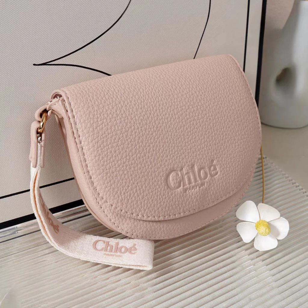 少 量 現 貨丨CHLOE 皮革半月型小馬蹄手提包連盒