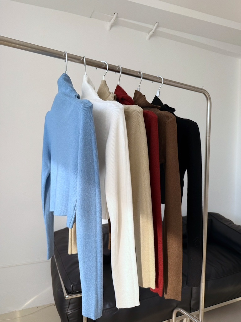 寒流好夥伴高領合身針織上衣