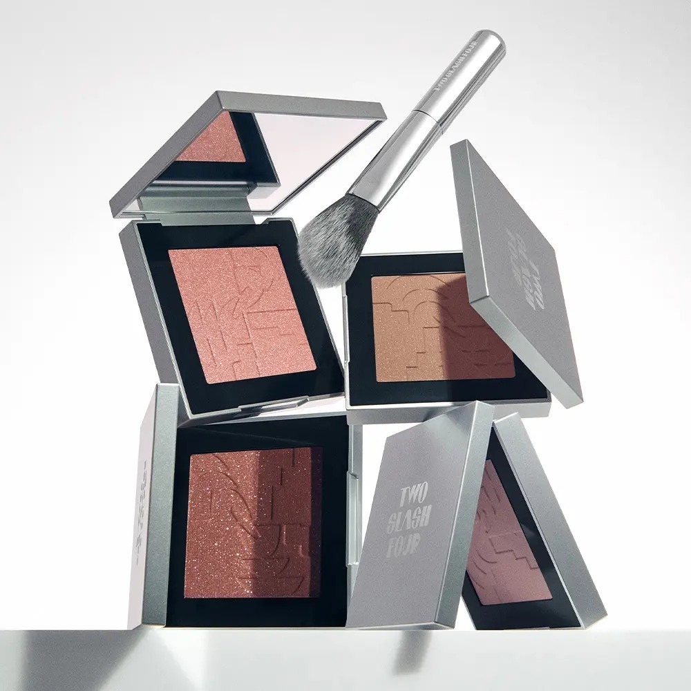 [ TWO SLASH FOUR ] All Over Face Blush